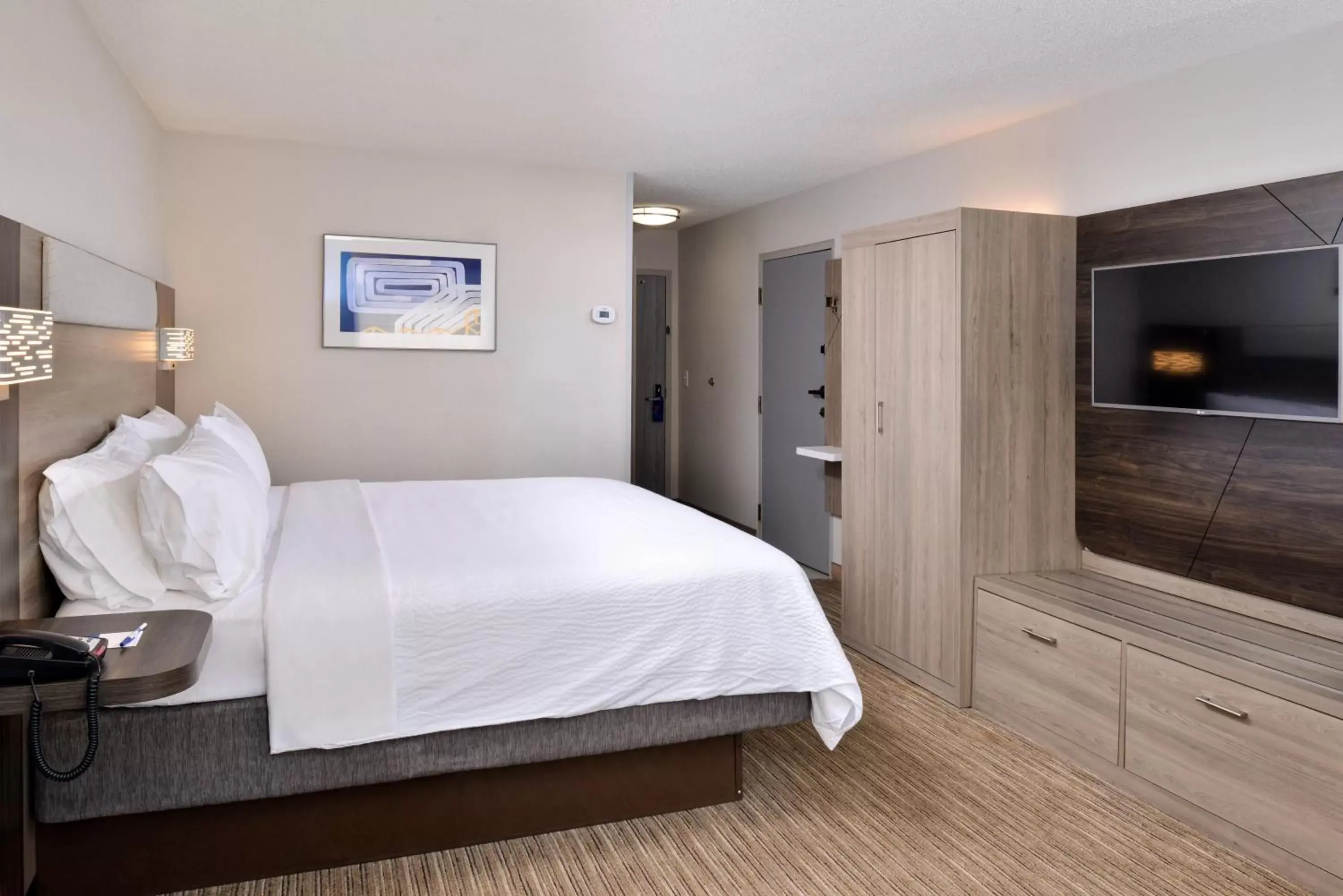 Standard King Room in Holiday Inn Express Winston-Salem Medical Ctr Area Standard King Room in Holiday Inn Express Winston-Salem Medical Ctr Area