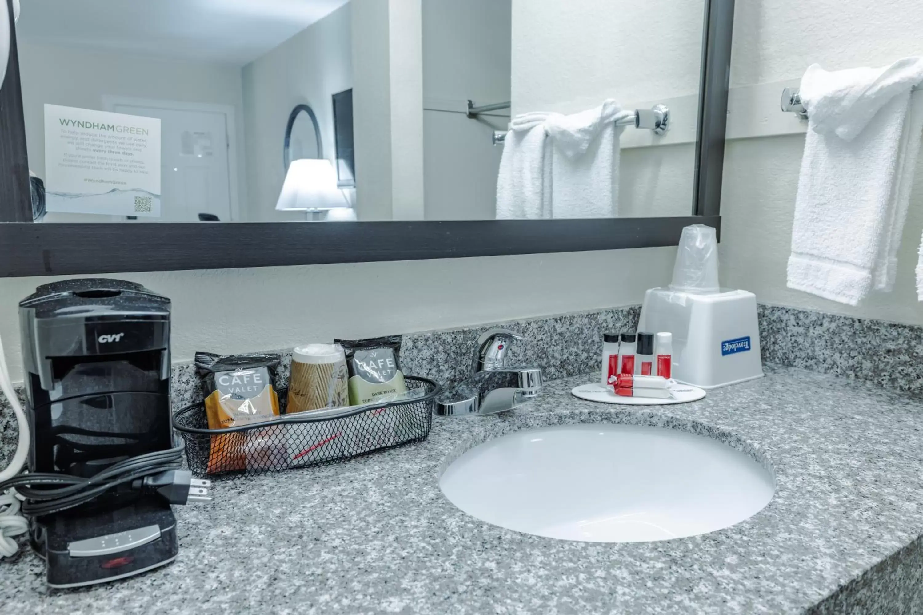 Double Room - Non-Smoking in Travelodge by Wyndham Jackson I-40 Exit 82 Double Room - Non-Smoking in Travelodge by Wyndham Jackson I-40 Exit 82