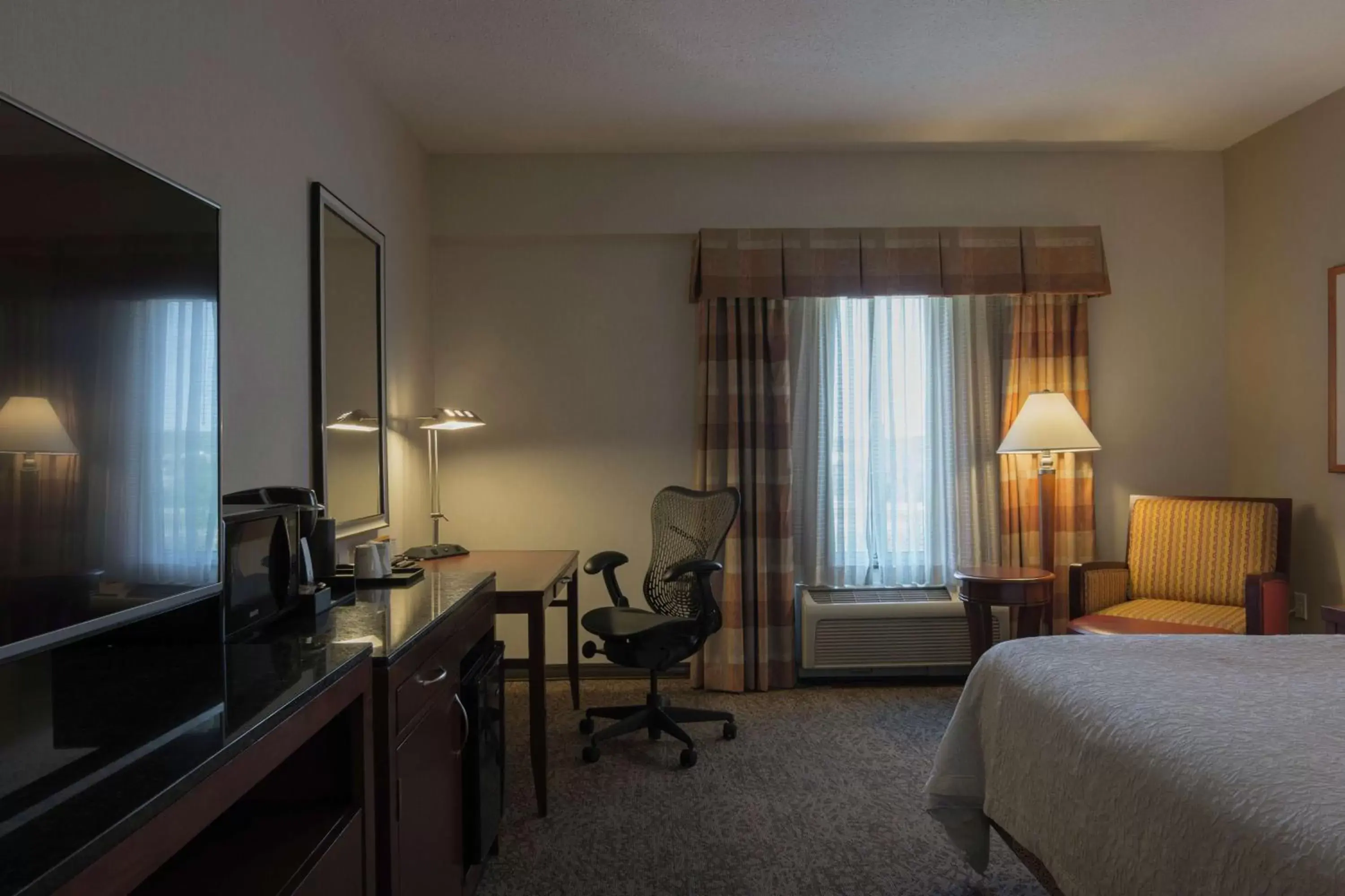 King Room with Roll-In Shower - Disability Access in Hilton Garden Inn Bangor King Room with Roll-In Shower - Disability Access in Hilton Garden Inn Bangor