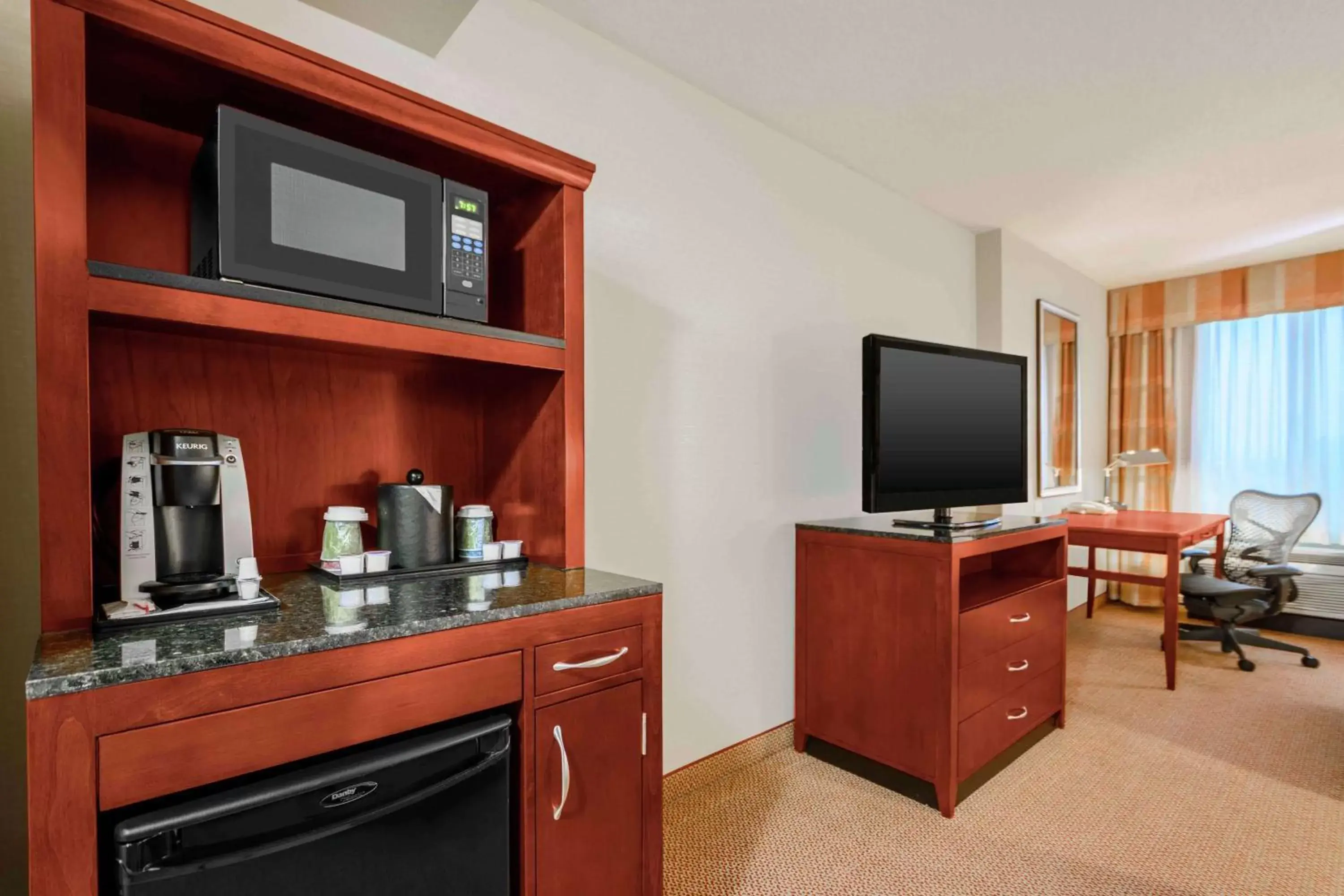 Queen Room with Two Queen Beds in Hilton Garden Inn Independence Queen Room with Two Queen Beds in Hilton Garden Inn Independence