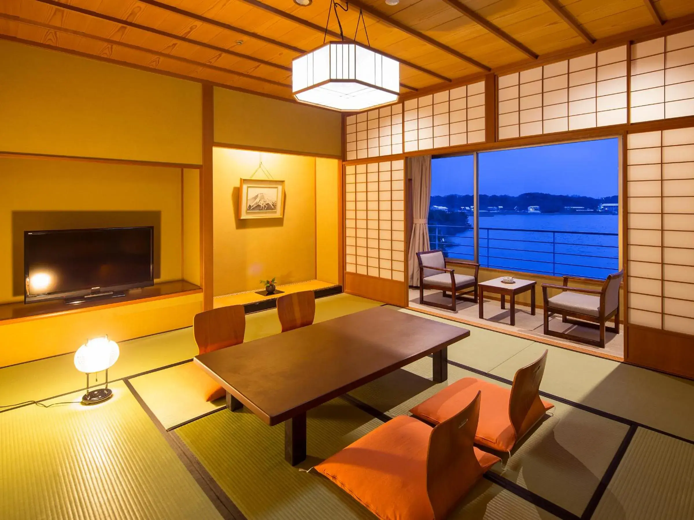 Standard Family Room - single occupancy in APA Hotel & Resort Kaga Katayamazu Onsen Kasuikyo Standard Family Room - single occupancy in APA Hotel & Resort Kaga Katayamazu Onsen Kasuikyo
