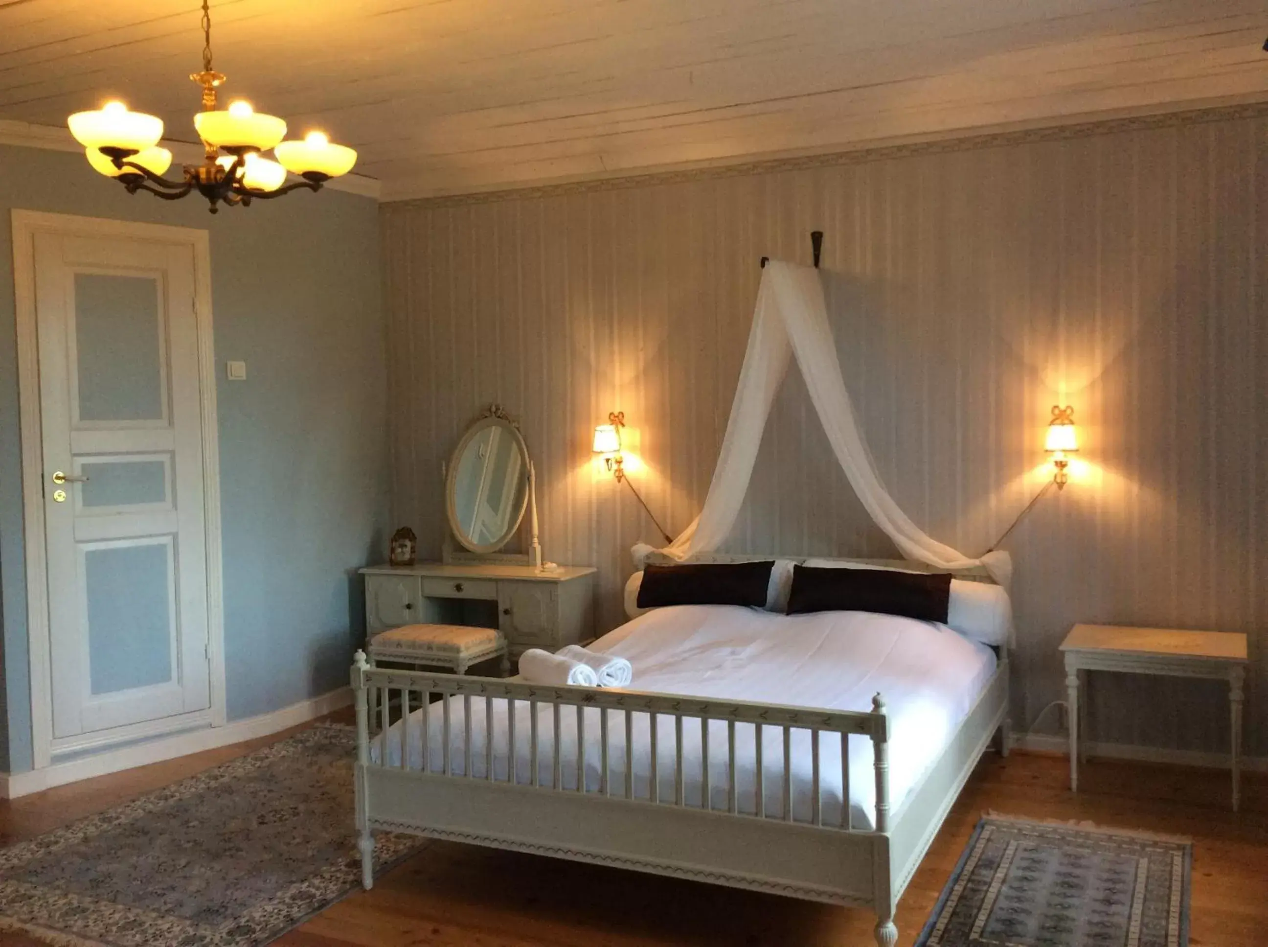 Double Room with Private Bathroom - single occupancy in Tiittalan Kartano Double Room with Private Bathroom - single occupancy in Tiittalan Kartano