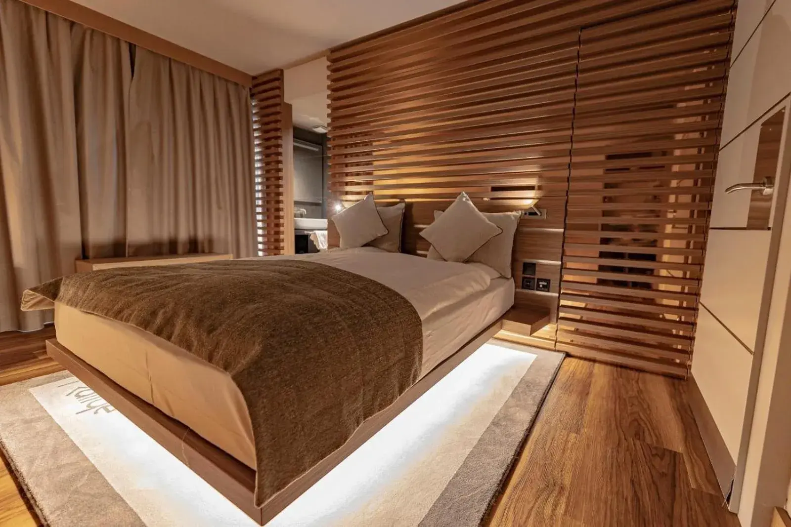 Property building, Bed in Best Western Hotel Rallye Property building, Bed in Best Western Hotel Rallye