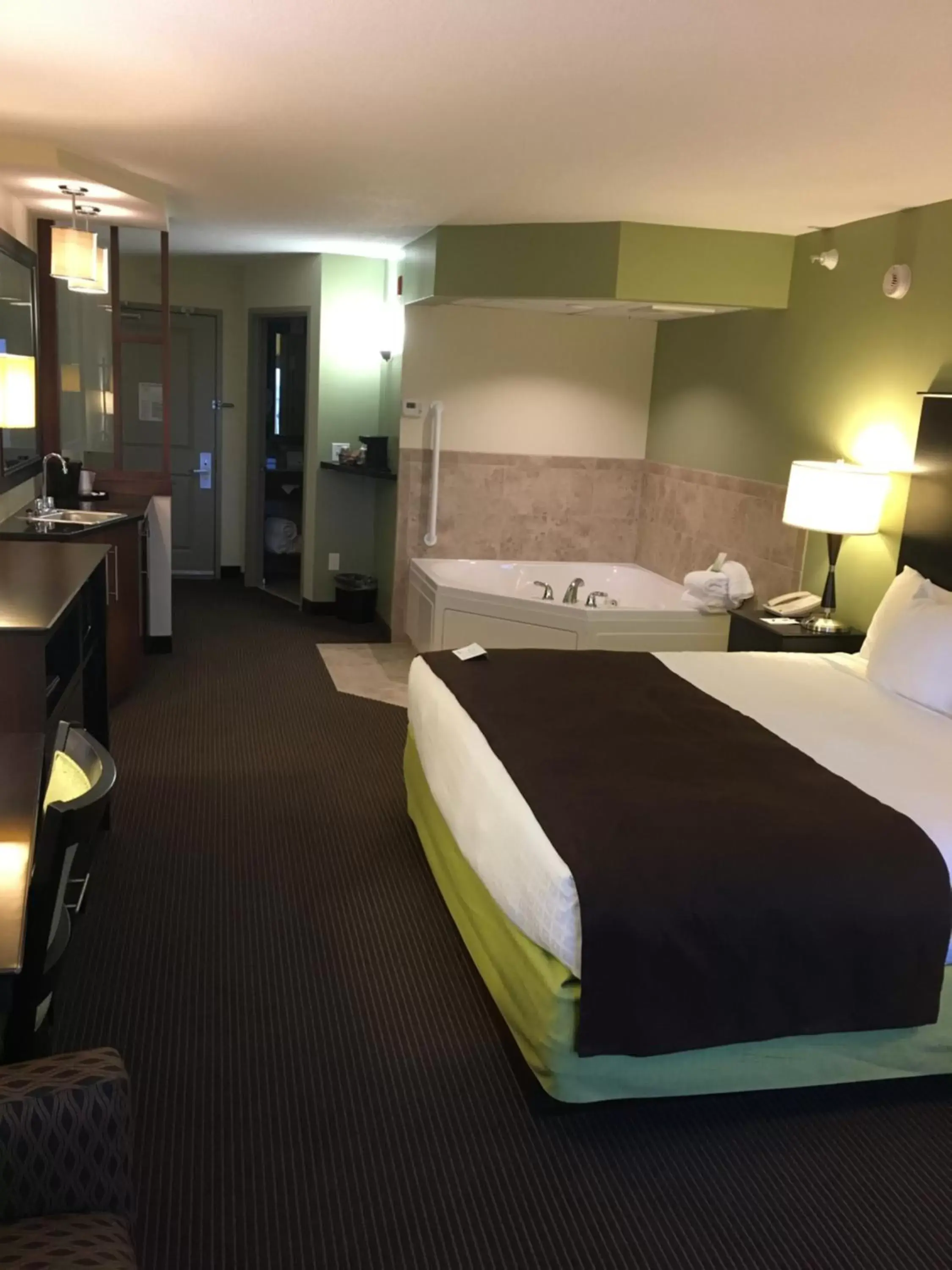 King Studio Suite - Non Smoking in AmericInn by Wyndham Fairfield King Studio Suite - Non Smoking in AmericInn by Wyndham Fairfield