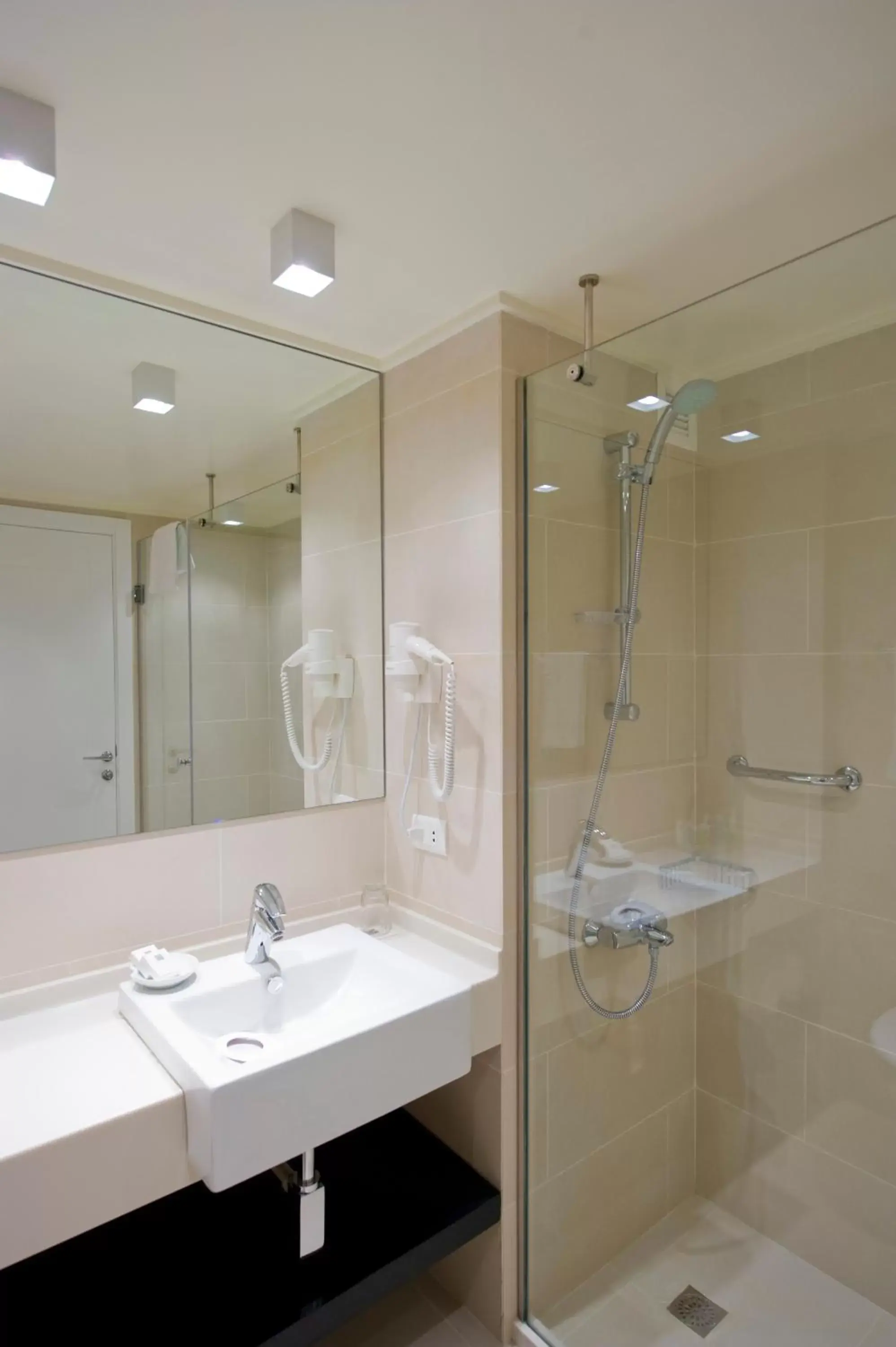 Deluxe Twin Room - single occupancy in Hotel Cavalier Deluxe Twin Room - single occupancy in Hotel Cavalier