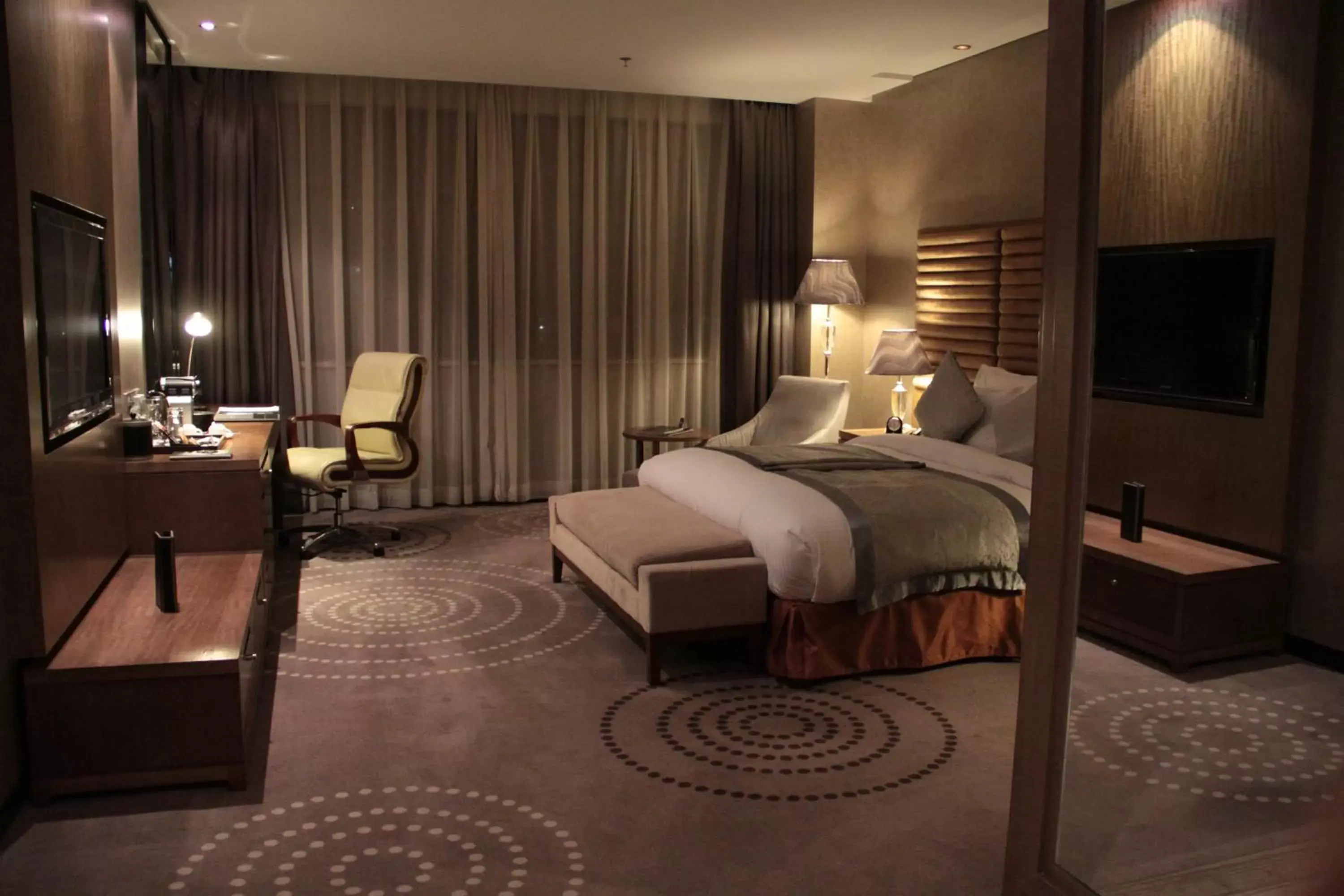 Deluxe King Room in Fleuve Congo Hotel By Blazon Hotels Deluxe King Room in Fleuve Congo Hotel By Blazon Hotels