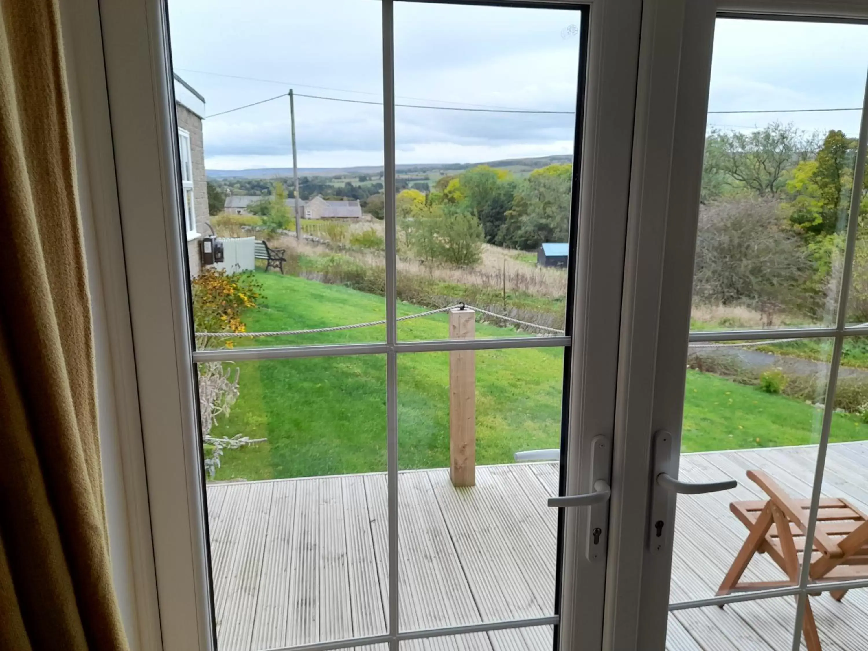 Pool View in Crown Inn Pool View in Crown Inn