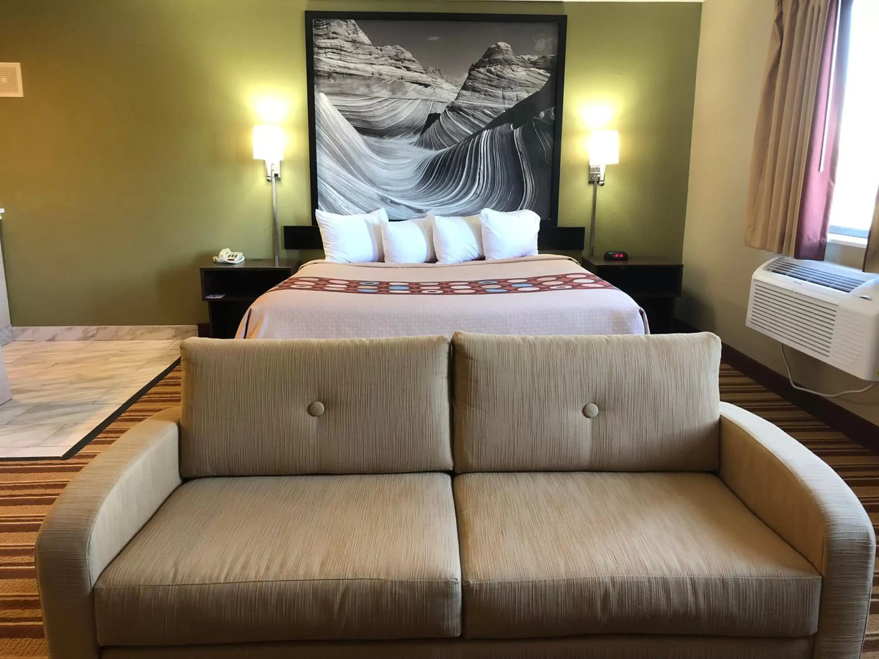 Deluxe King Room - Non-Smoking in Super 8 by Wyndham S Jordan/Sandy/Slc Area Deluxe King Room - Non-Smoking in Super 8 by Wyndham S Jordan/Sandy/Slc Area