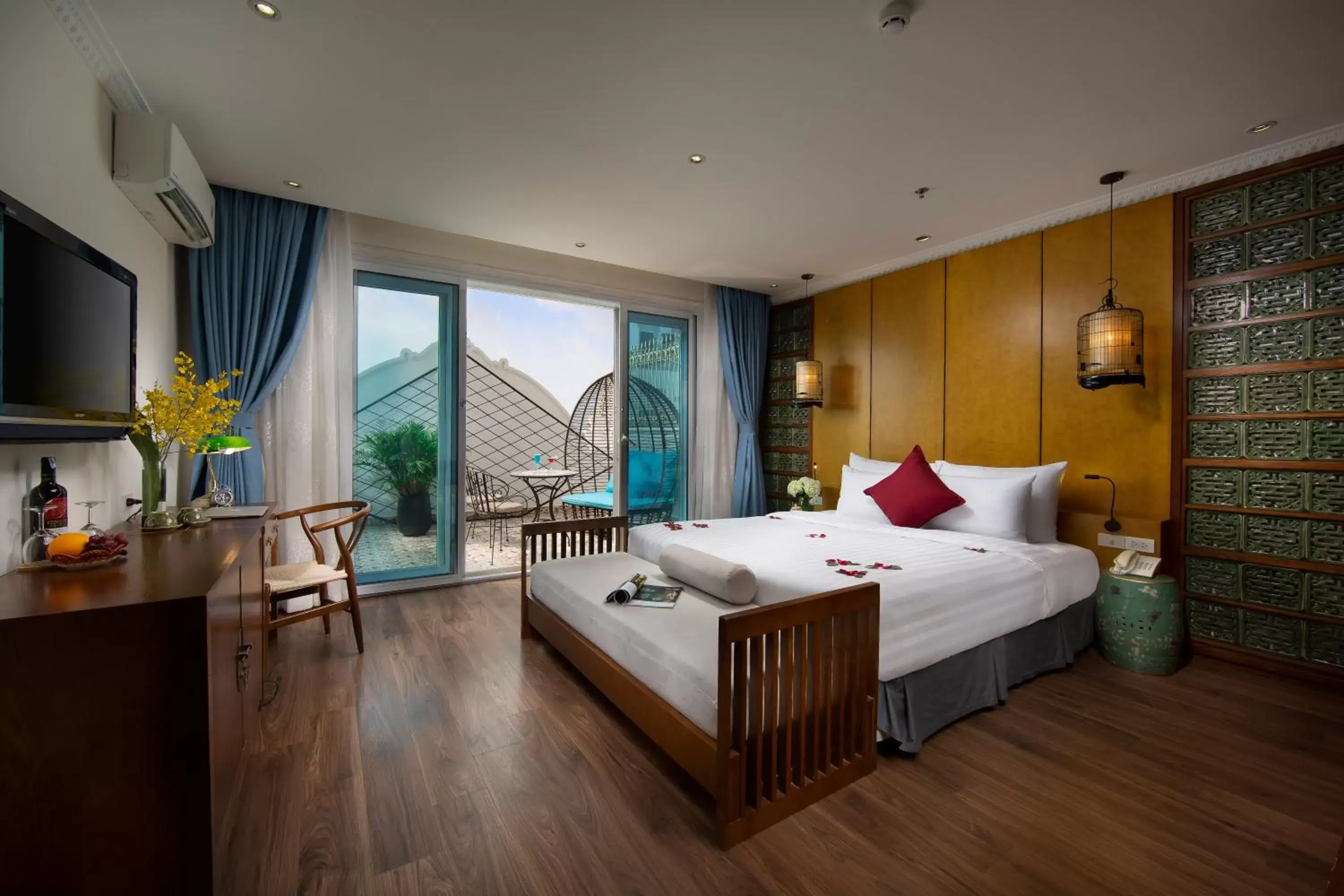 Junior Suite with Terrace in Hanoi Media Hotel & Spa Junior Suite with Terrace in Hanoi Media Hotel & Spa
