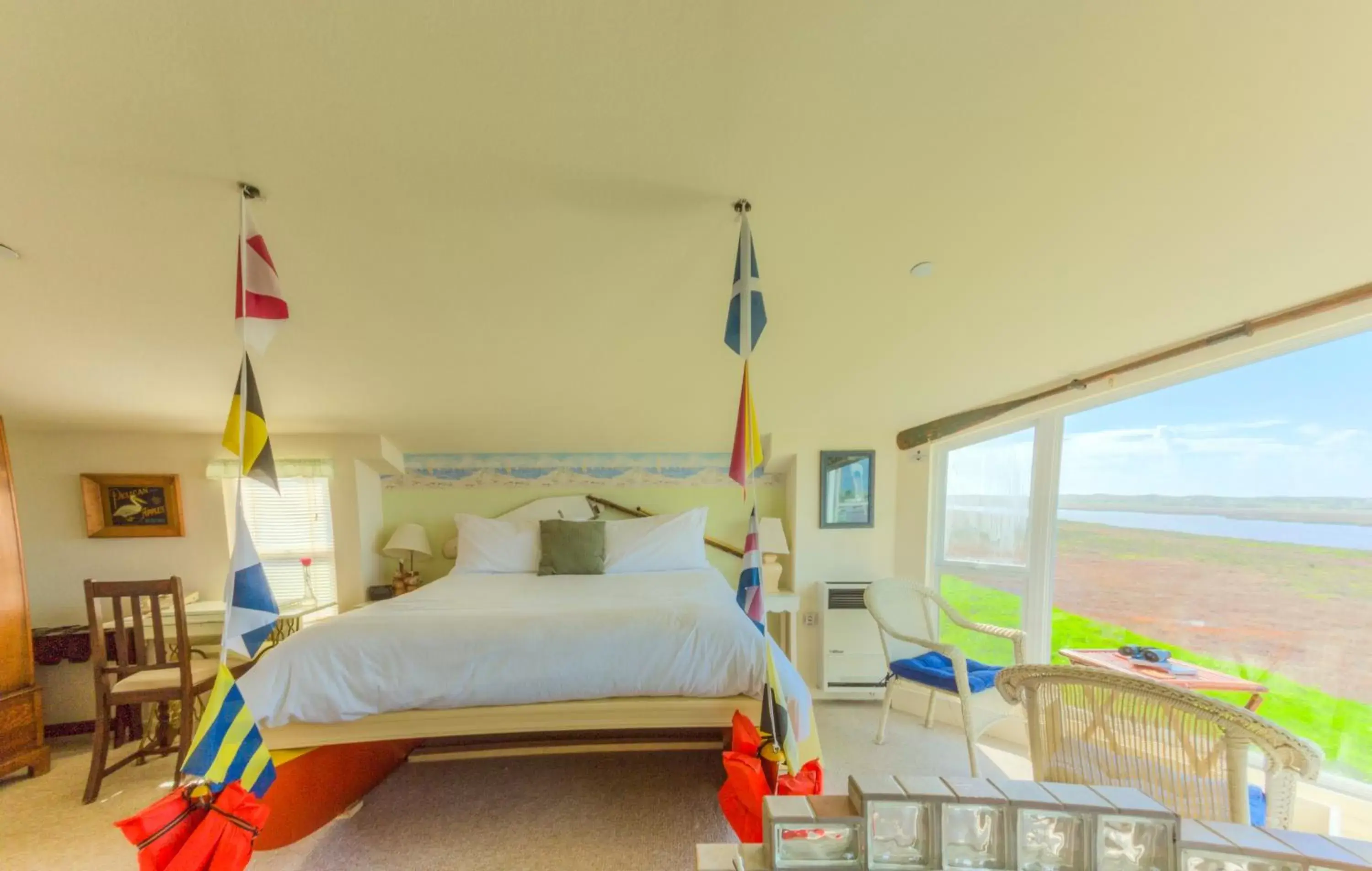 Superior Double Room with River View in Captain's Inn at Moss Landing Superior Double Room with River View in Captain's Inn at Moss Landing