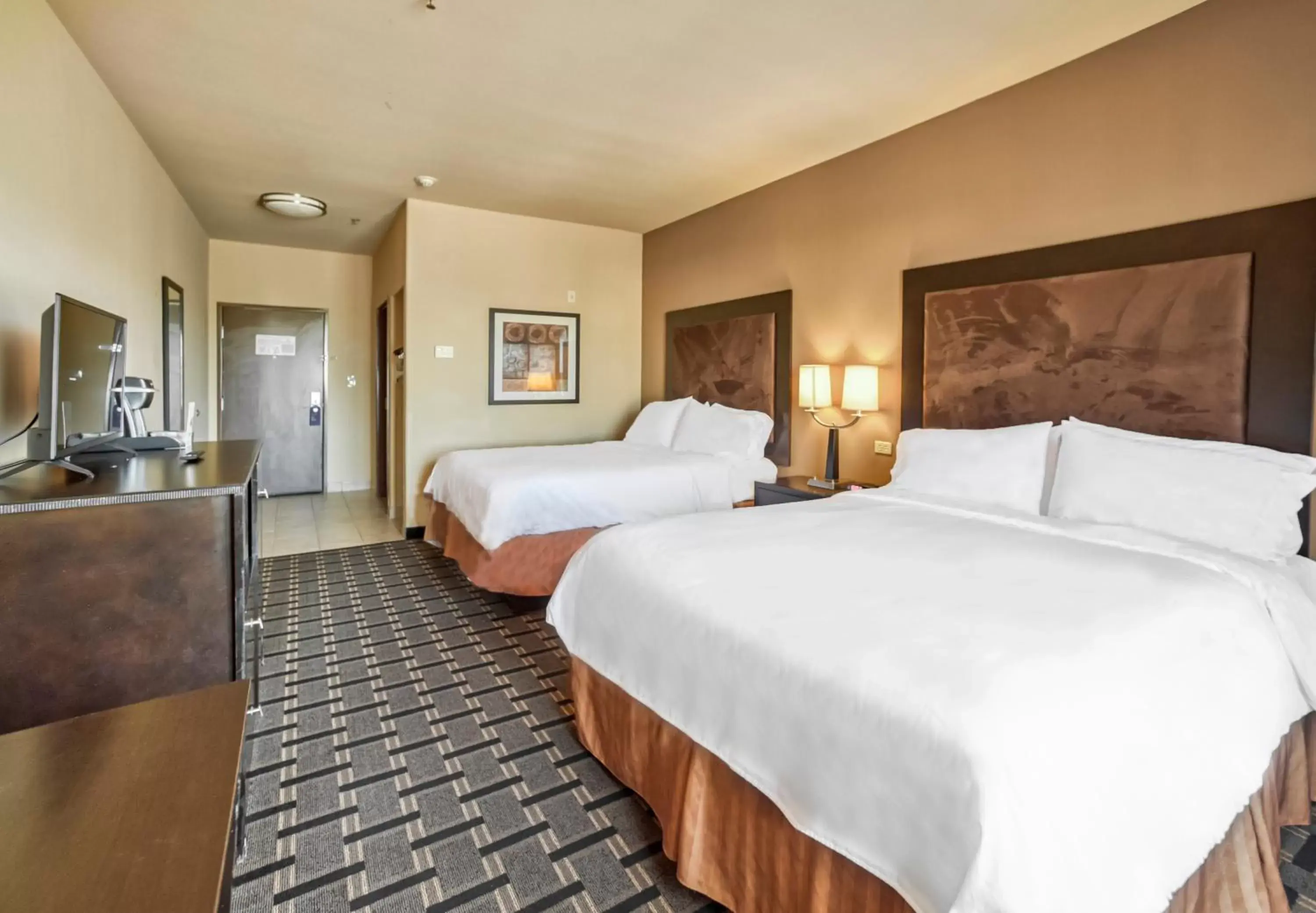 Double Suite with Two Double Beds and Communications Accessible Tub in Holiday Inn Express and Suites Beeville by IHG Double Suite with Two Double Beds and Communications Accessible Tub in Holiday Inn Express and Suites Beeville by IHG