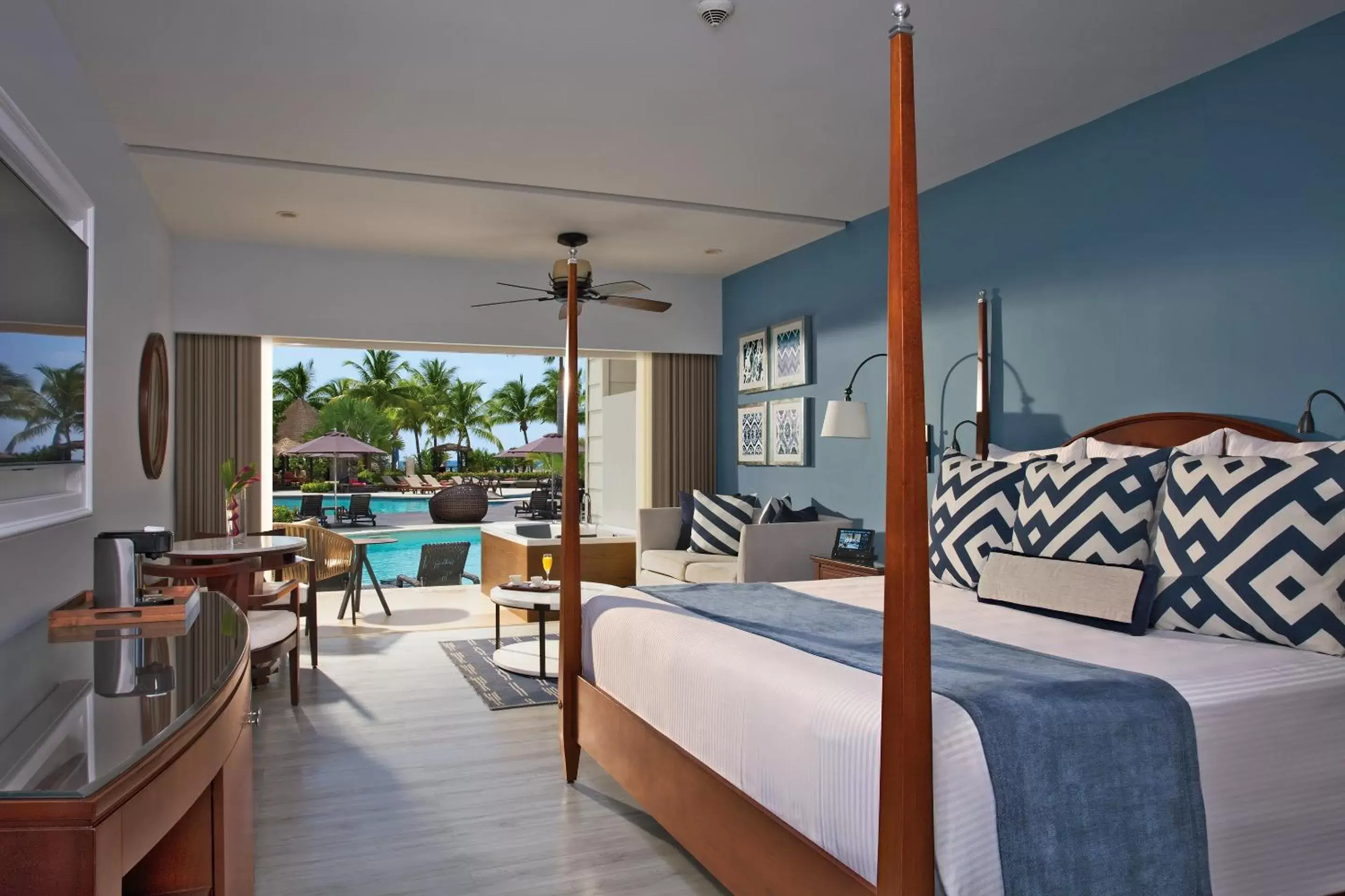 Preferred Club Junior Suite Ocean View Swim-Out King in Secrets St James Adults Only - All Inclusive Preferred Club Junior Suite Ocean View Swim-Out King in Secrets St James Adults Only - All Inclusive