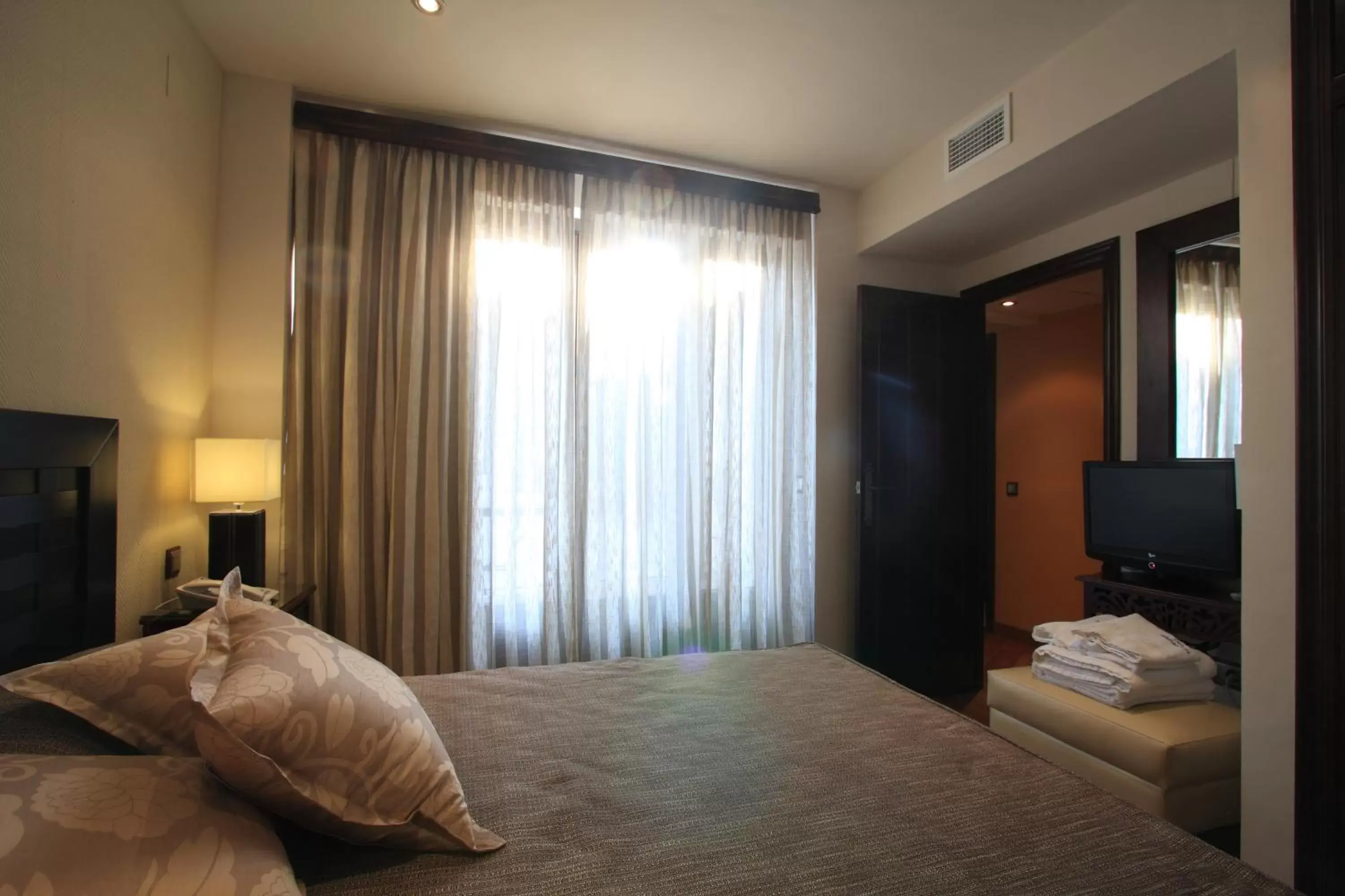 2- Bedroom Apartment Suite with Complimentary Spa Access in Casa Baños de la Villa 2- Bedroom Apartment Suite with Complimentary Spa Access in Casa Baños de la Villa