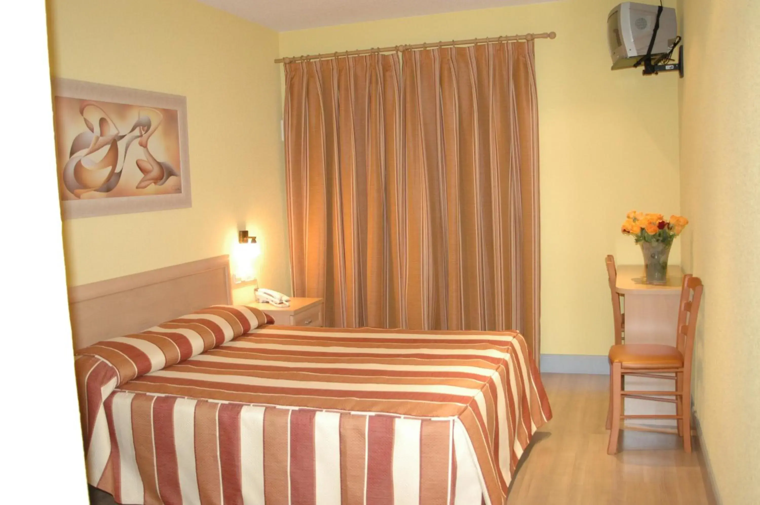 Basic Double Room in Hotel La Union Basic Double Room in Hotel La Union