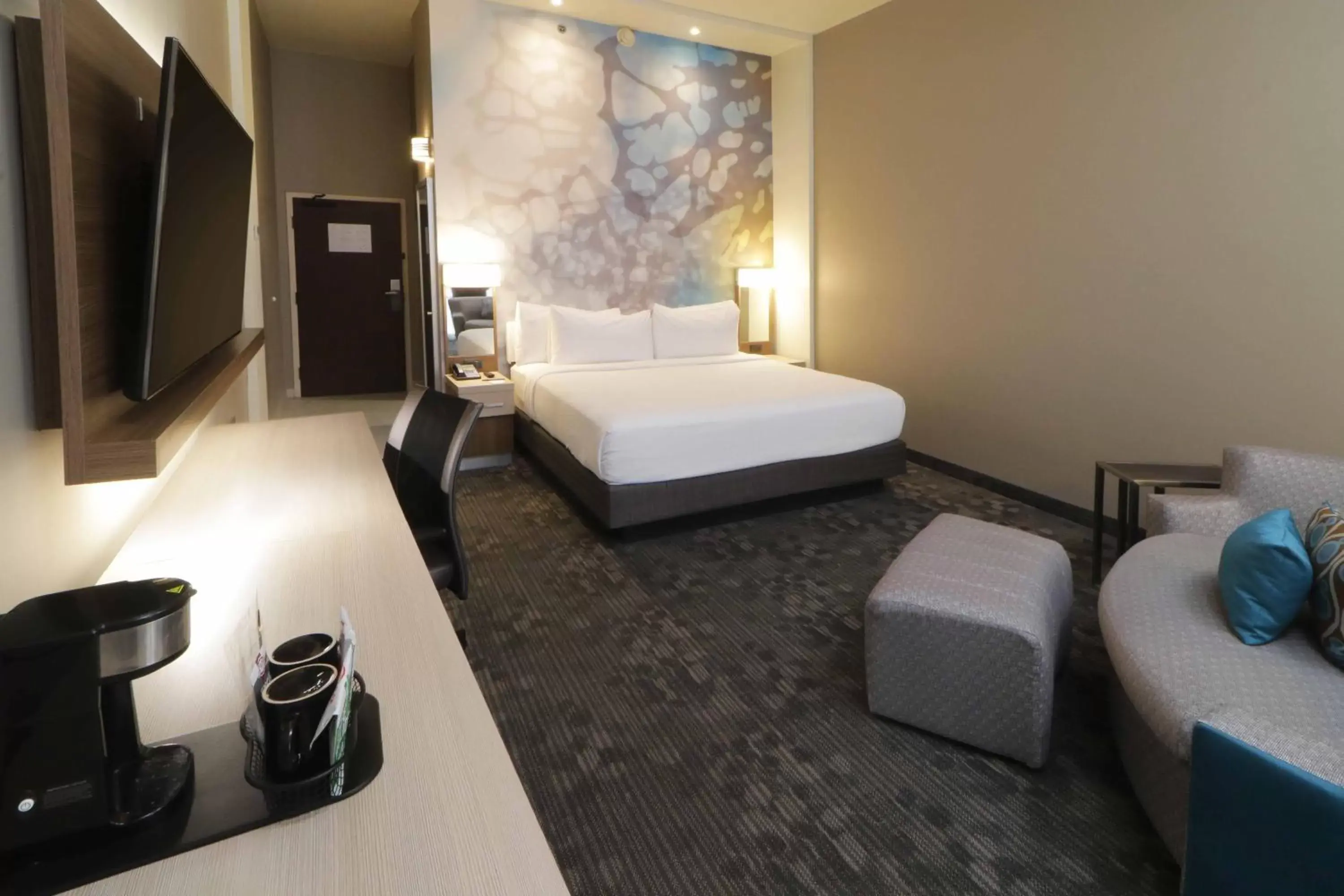 King Room with Sofa Bed in Courtyard Monterrey Airport King Room with Sofa Bed in Courtyard Monterrey Airport