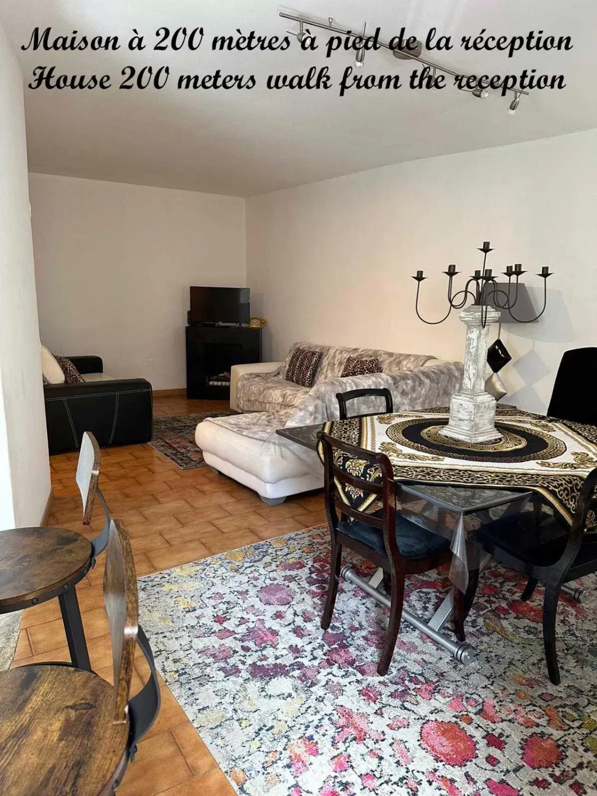 Three-Bedroom House - Annex Offsite in Le Clos Violette et Le 11 D'Aglaé - Hôtel de Charme Design de Luxe Three-Bedroom House - Annex Offsite in Le Clos Violette et Le 11 D'Aglaé - Hôtel de Charme Design de Luxe