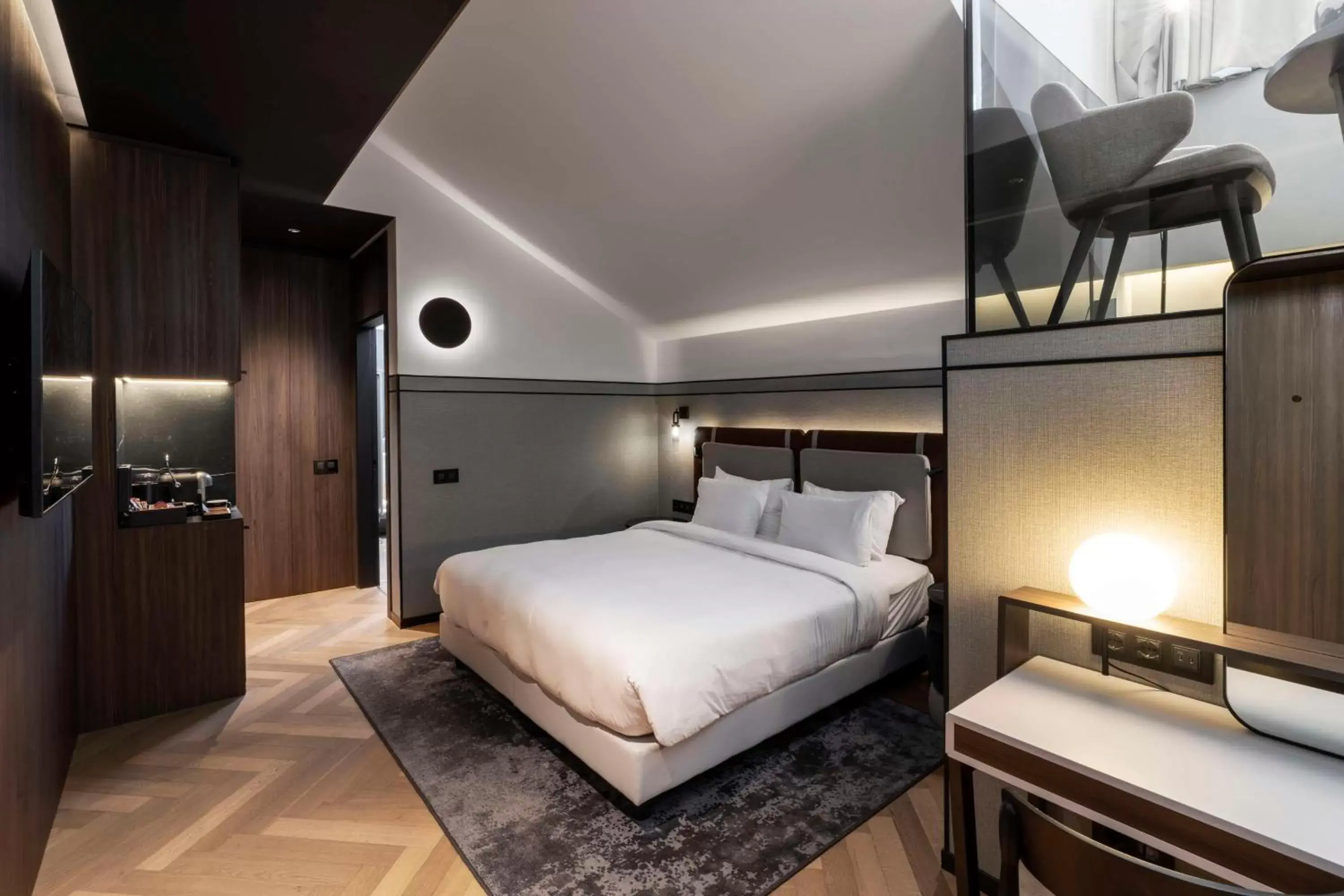 Junior Suite in Radisson Collection Hotel, Palazzo Touring Club Milan Junior Suite in Radisson Collection Hotel, Palazzo Touring Club Milan