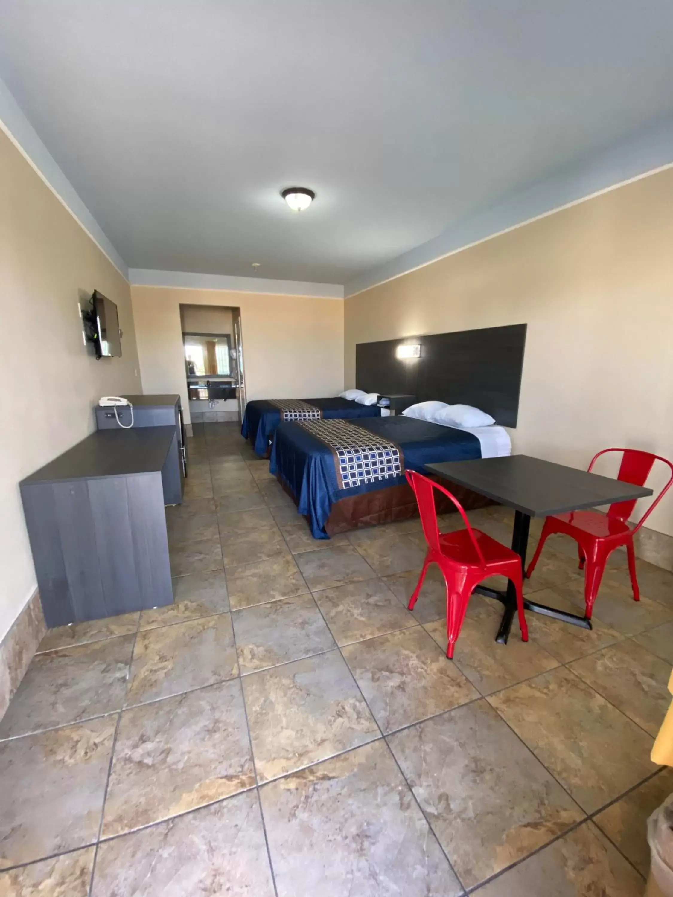 Queen Room with Two Queen Beds - Non-Smoking in Texas Inn & Suites McAllen at La Plaza Mall and Airport Queen Room with Two Queen Beds - Non-Smoking in Texas Inn & Suites McAllen at La Plaza Mall and Airport