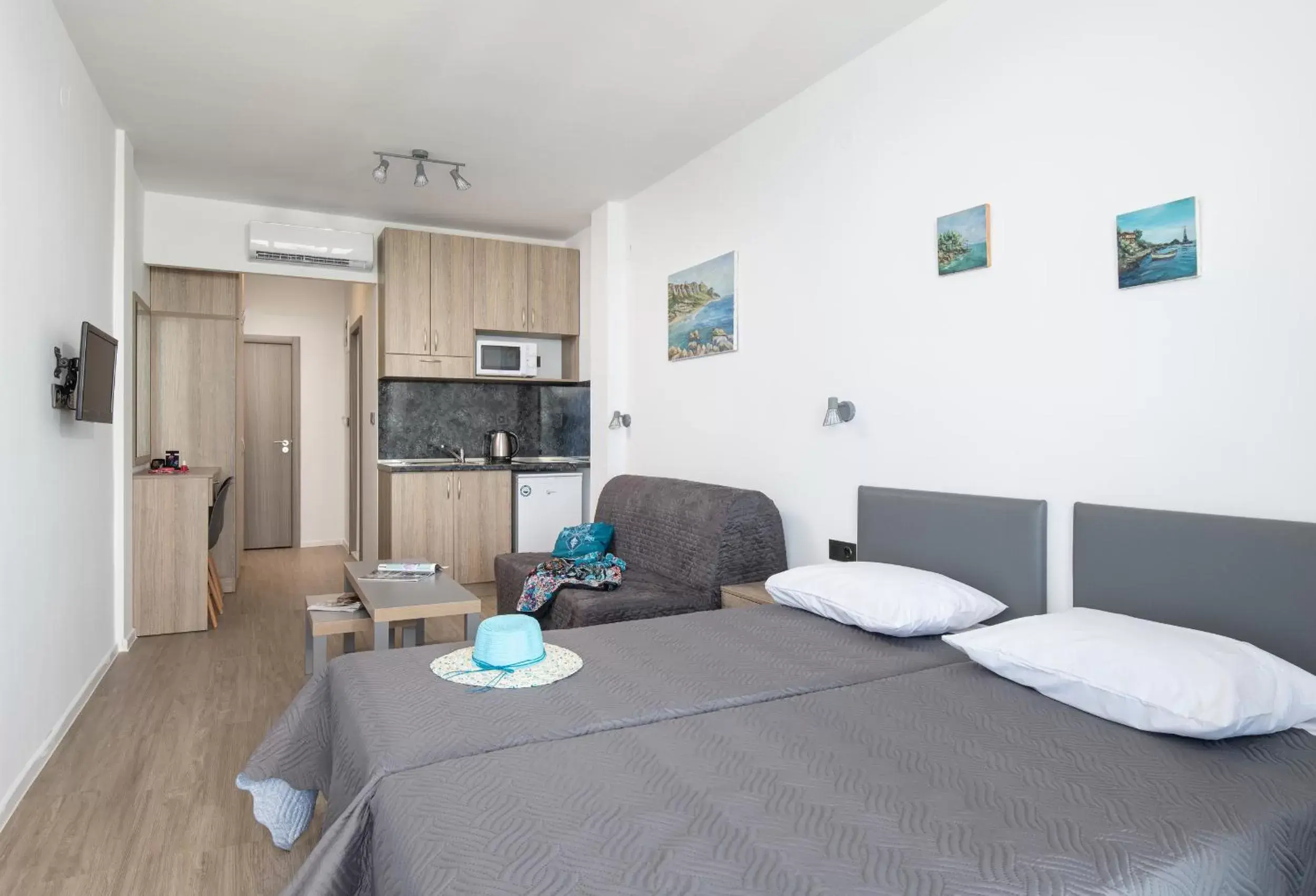 Studio with Garden View in Grand Dodo's Triada Seaview Studios Studio with Garden View in Grand Dodo's Triada Seaview Studios