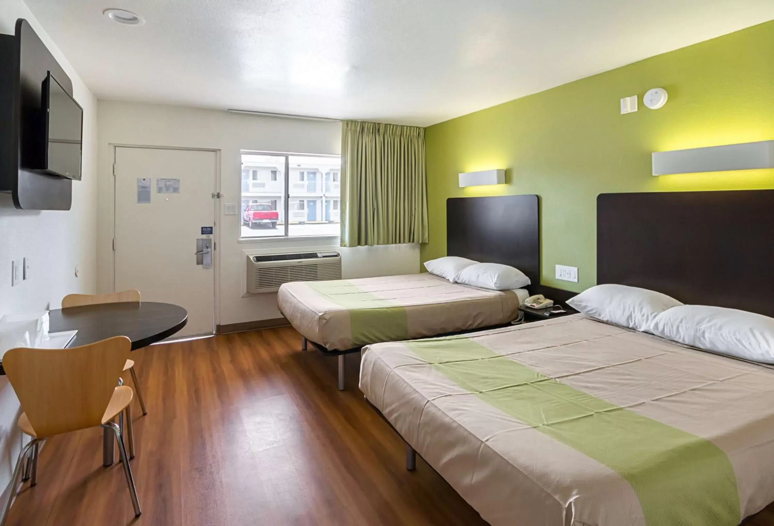 Suite - single occupancy - Non-Smoking in Motel 6-El Paso, TX - Airport - Fort Bliss Suite - single occupancy - Non-Smoking in Motel 6-El Paso, TX - Airport - Fort Bliss