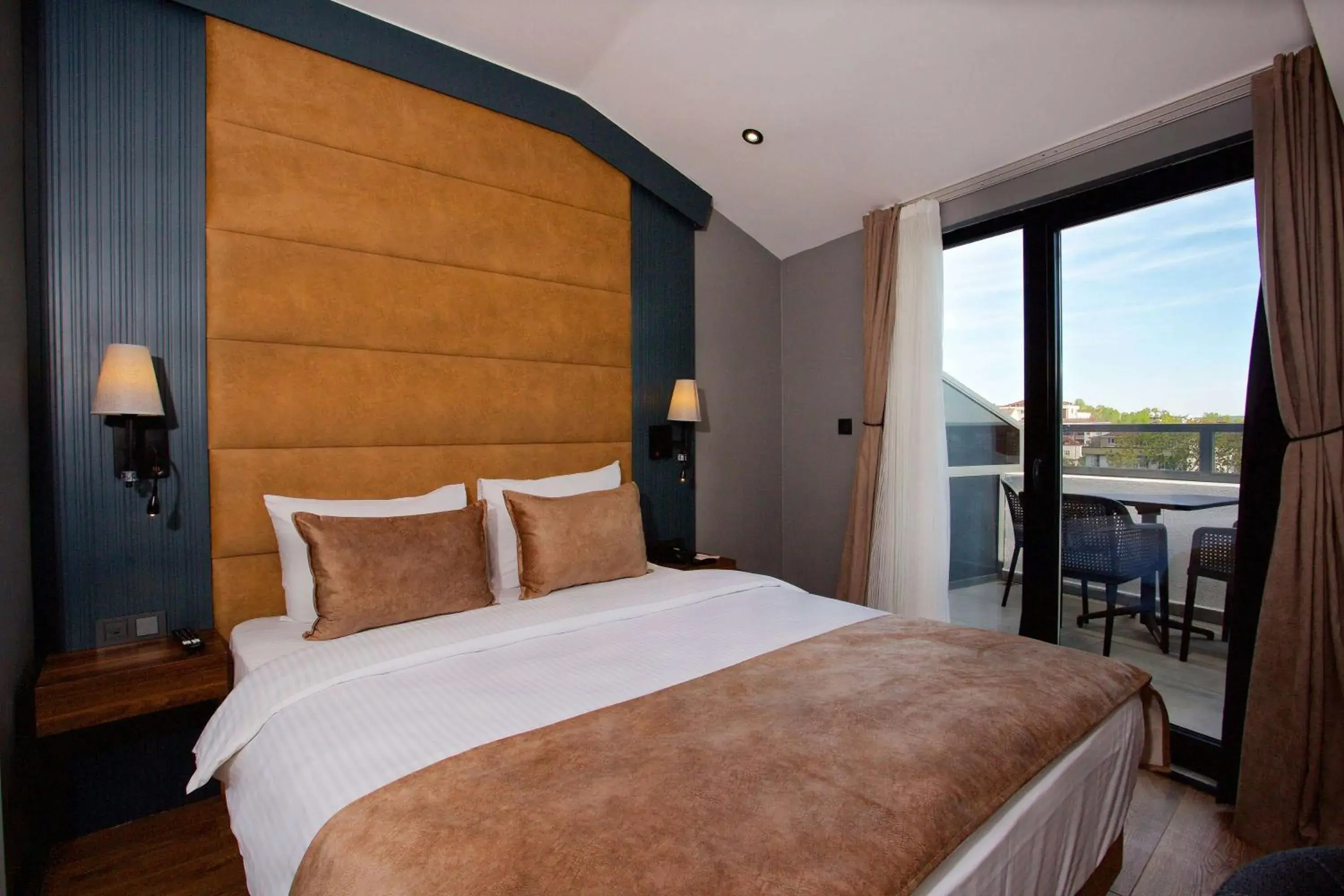 Deluxe King Room with Balcony in Istanbul New Airport Hotel Trademark Collection by Wyndham Deluxe King Room with Balcony in Istanbul New Airport Hotel Trademark Collection by Wyndham