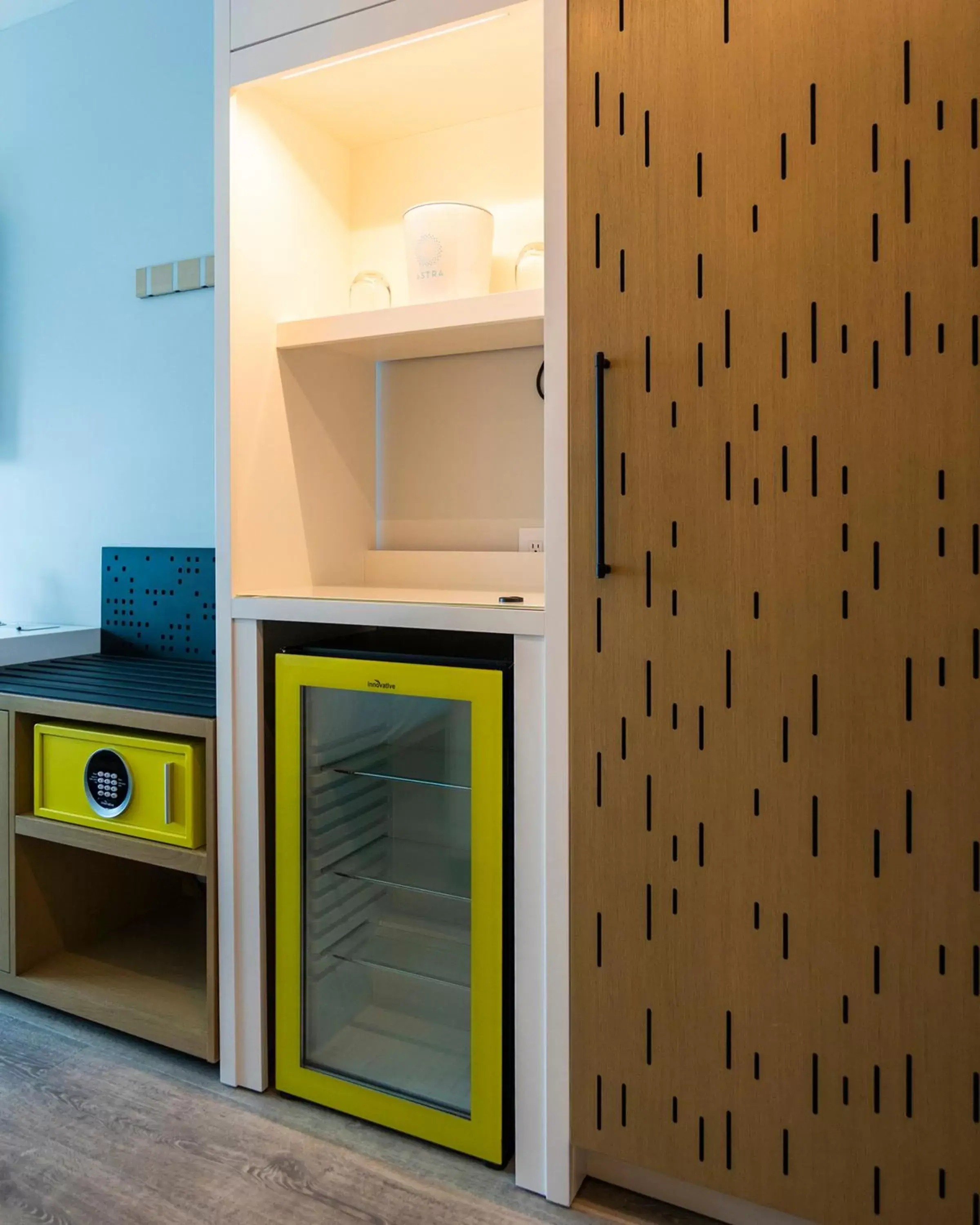 Queen Room with Two Queen Beds and Space Needle View - Hearing Accessible in Astra Hotel, Seattle, a Tribute Portfolio Hotel Queen Room with Two Queen Beds and Space Needle View - Hearing Accessible in Astra Hotel, Seattle, a Tribute Portfolio Hotel