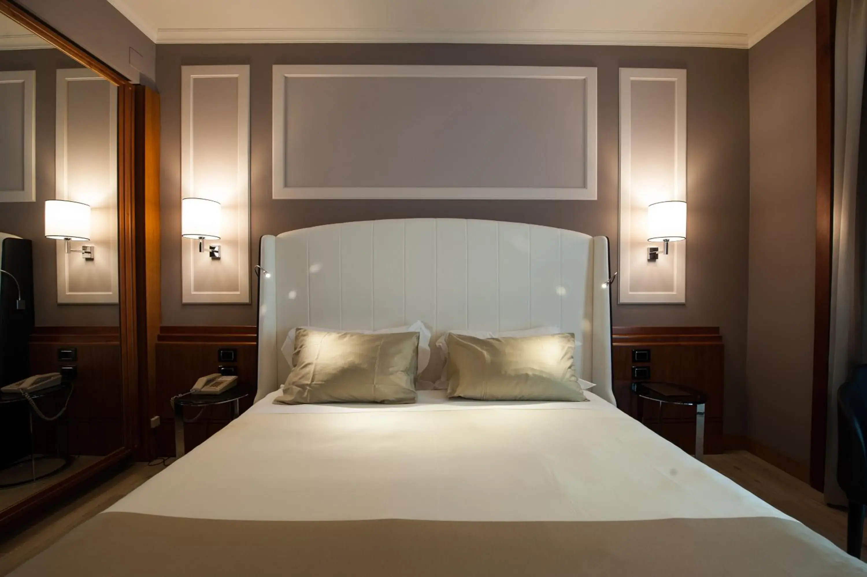 Economy Single Room in Hotel Leon d'Oro Economy Single Room in Hotel Leon d'Oro