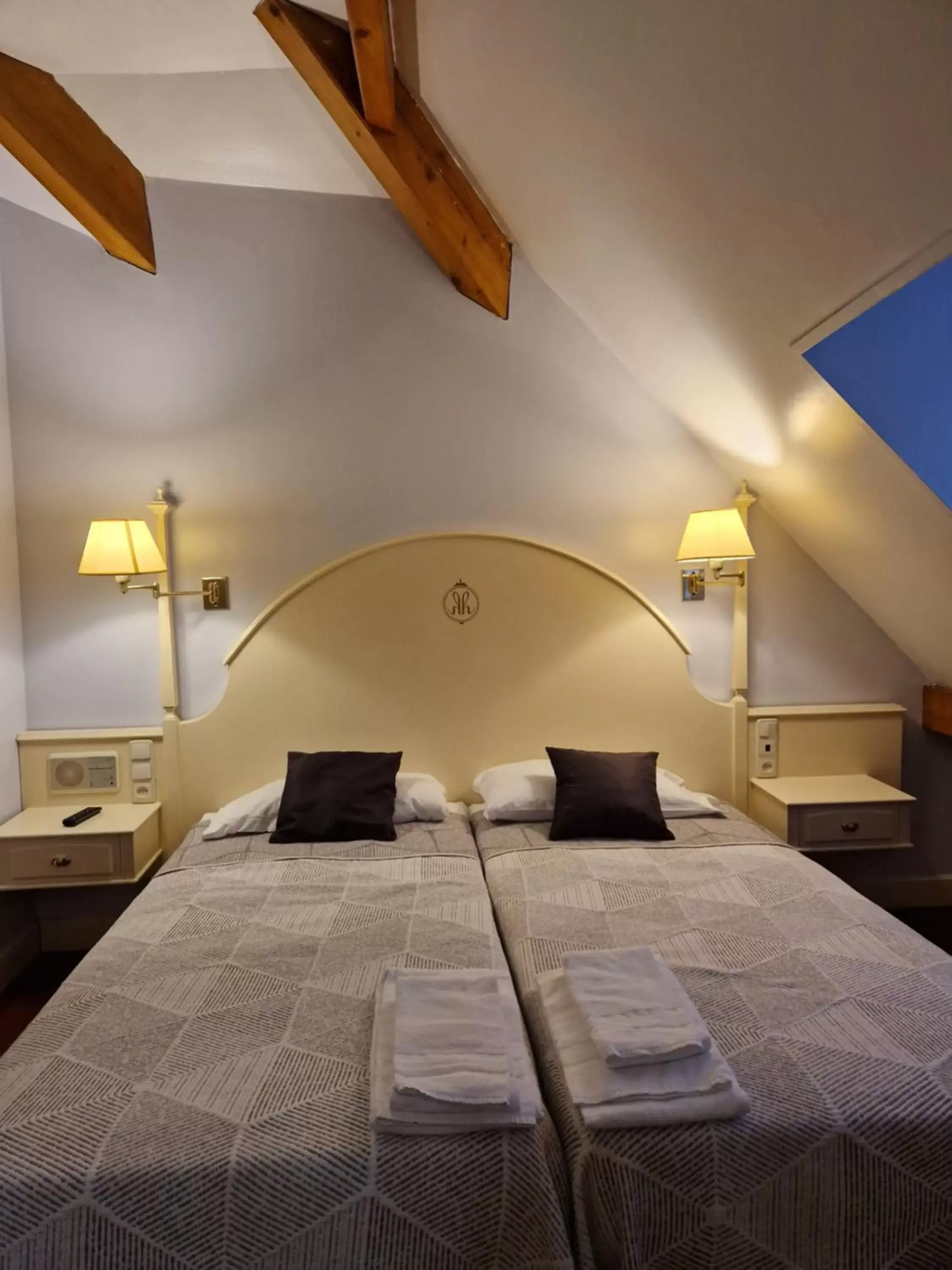 Double or Twin Room with Extra Bed in Hotel Harrison Etxea Double or Twin Room with Extra Bed in Hotel Harrison Etxea