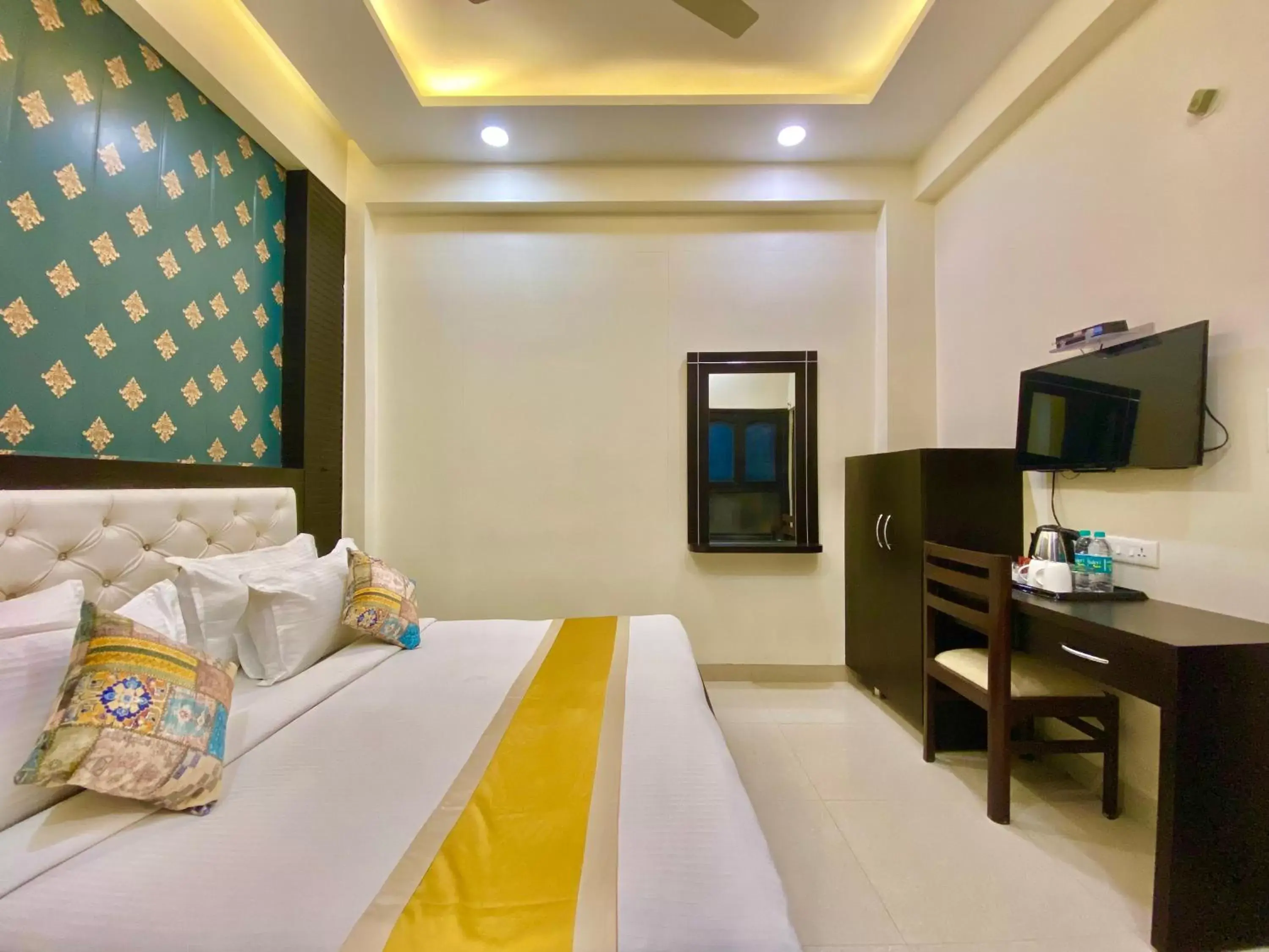 Queen Room in Green View by Green Tree Hotels Queen Room in Green View by Green Tree Hotels
