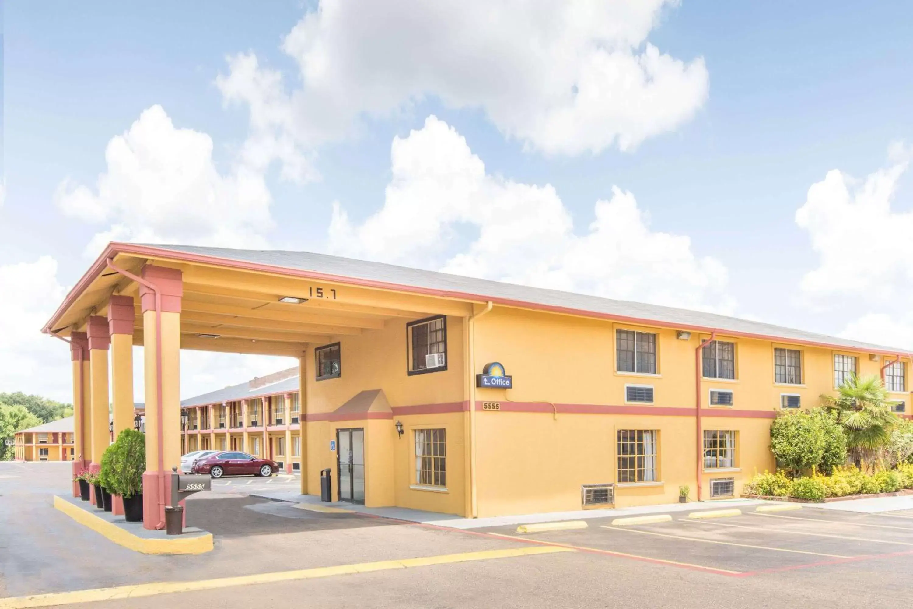 Days Inn & Suites by Wyndham Marshall Days Inn & Suites by Wyndham Marshall