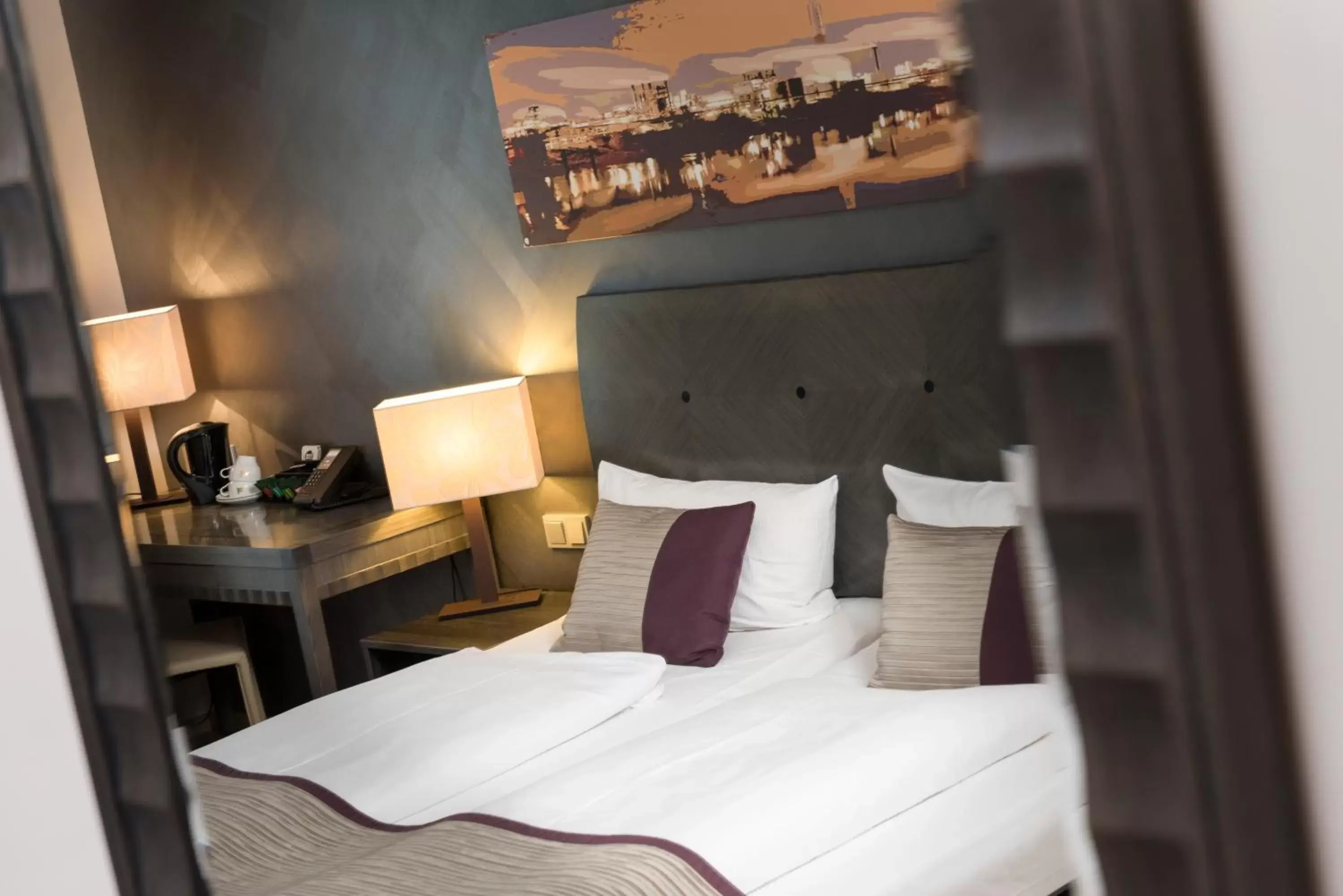 Deluxe Single Room in Wyndham Duisburger Hof Deluxe Single Room in Wyndham Duisburger Hof