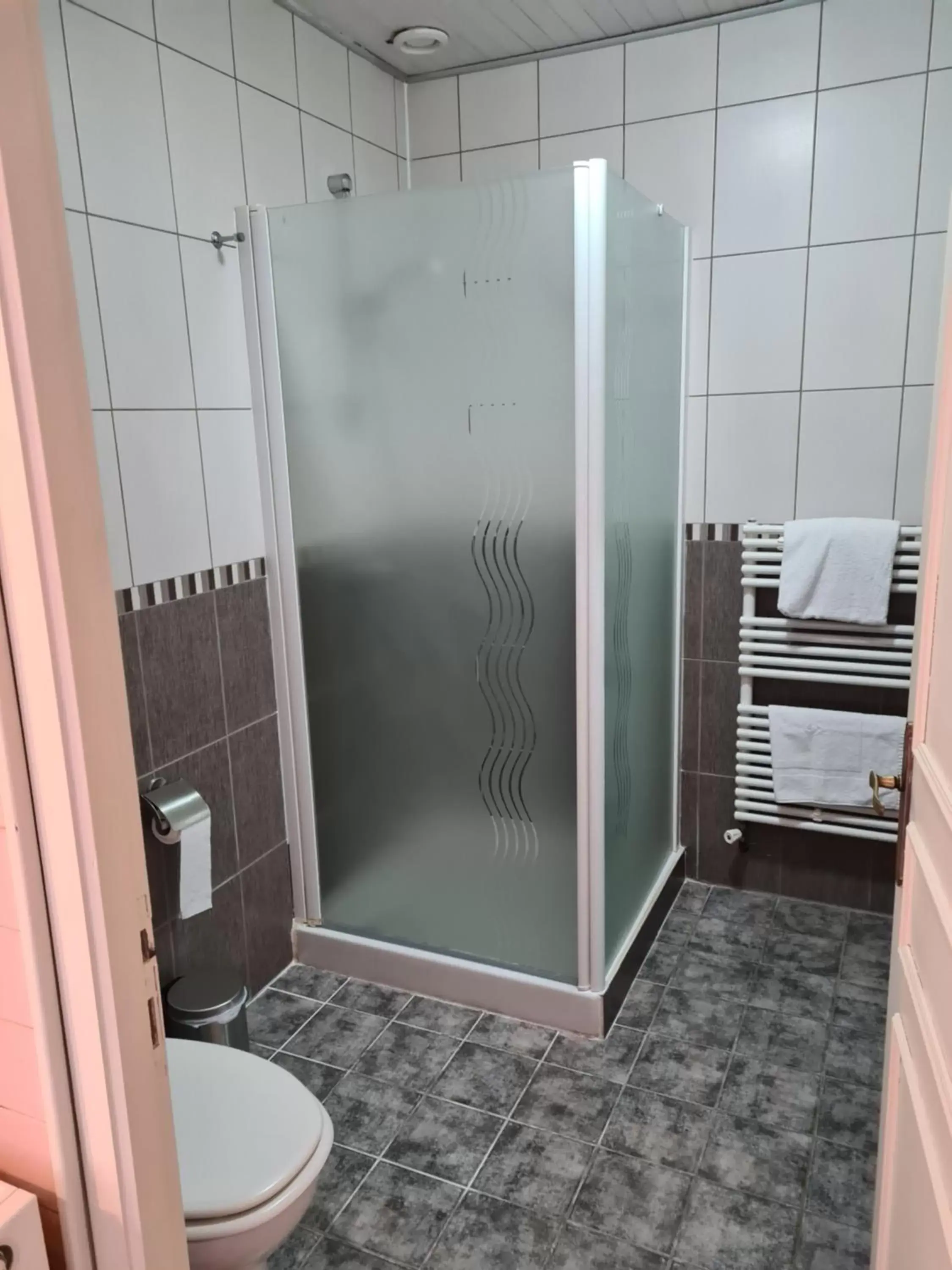 Standard Twin Room in Le Royal Hôtel Standard Twin Room in Le Royal Hôtel