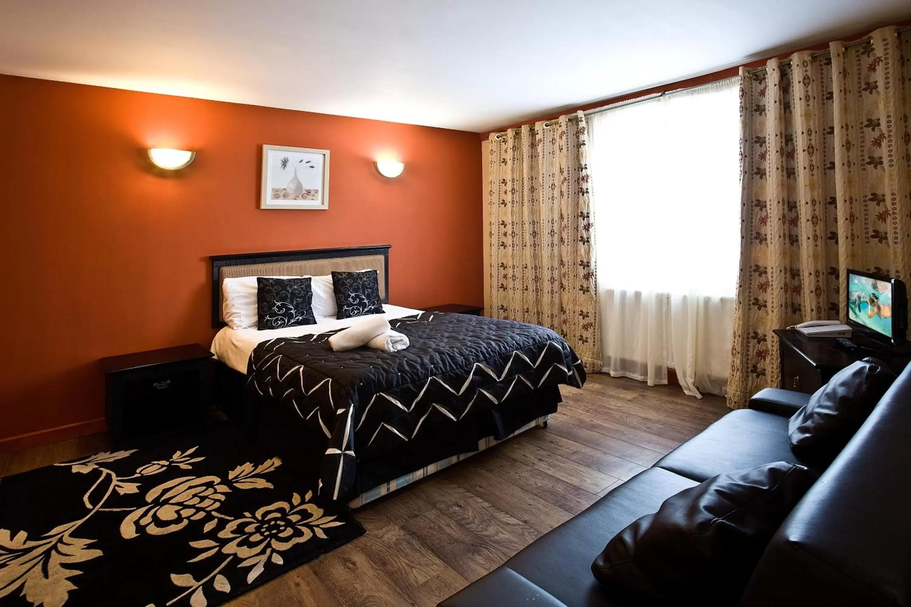 Double - Park & Fly (Up to 15 days Parking) in Desalis Hotel London Stansted Double - Park & Fly (Up to 15 days Parking) in Desalis Hotel London Stansted