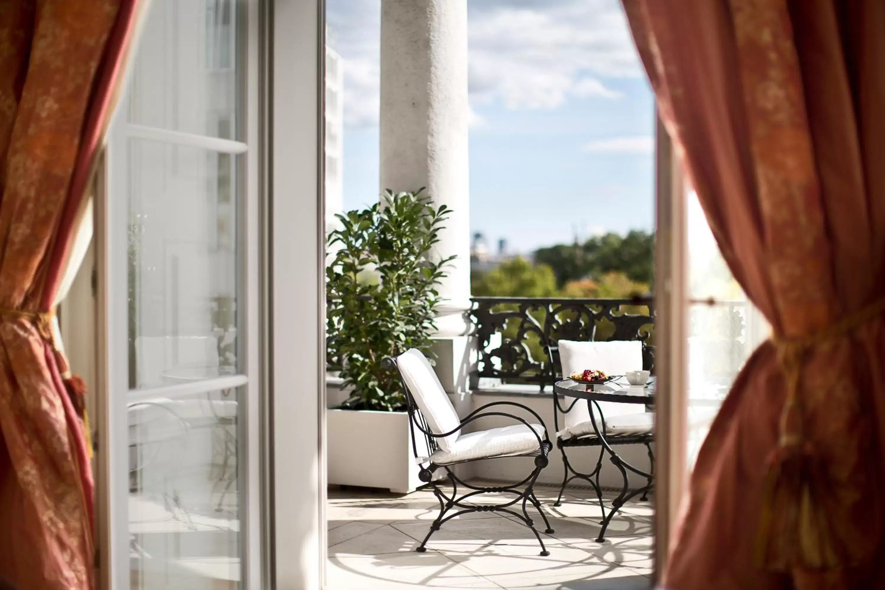 Coburg Suite in Palais Coburg Hotel Coburg Suite in Palais Coburg Hotel