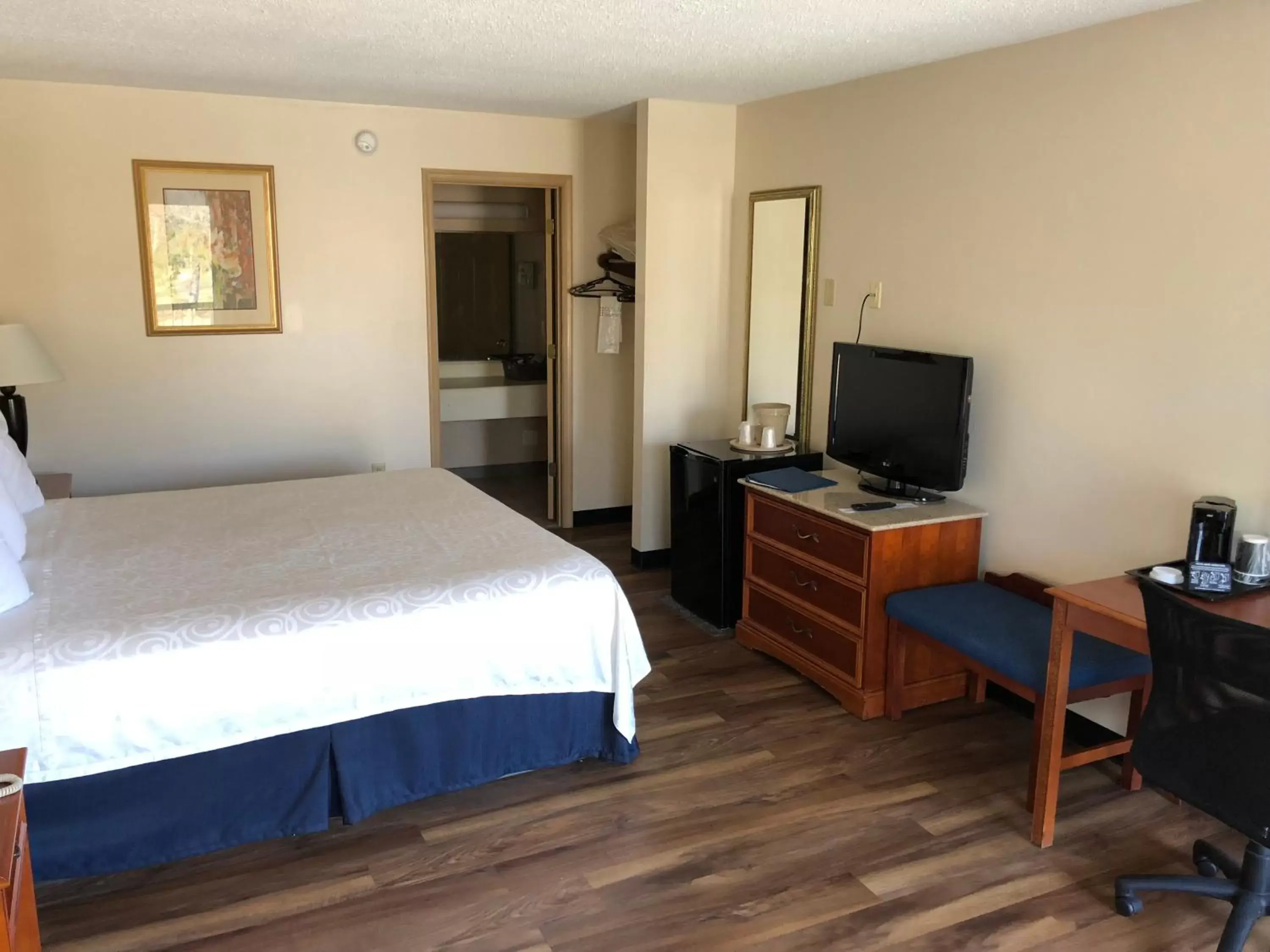 King Room - Non-Smoking in 1863 Inn of Gettysburg King Room - Non-Smoking in 1863 Inn of Gettysburg