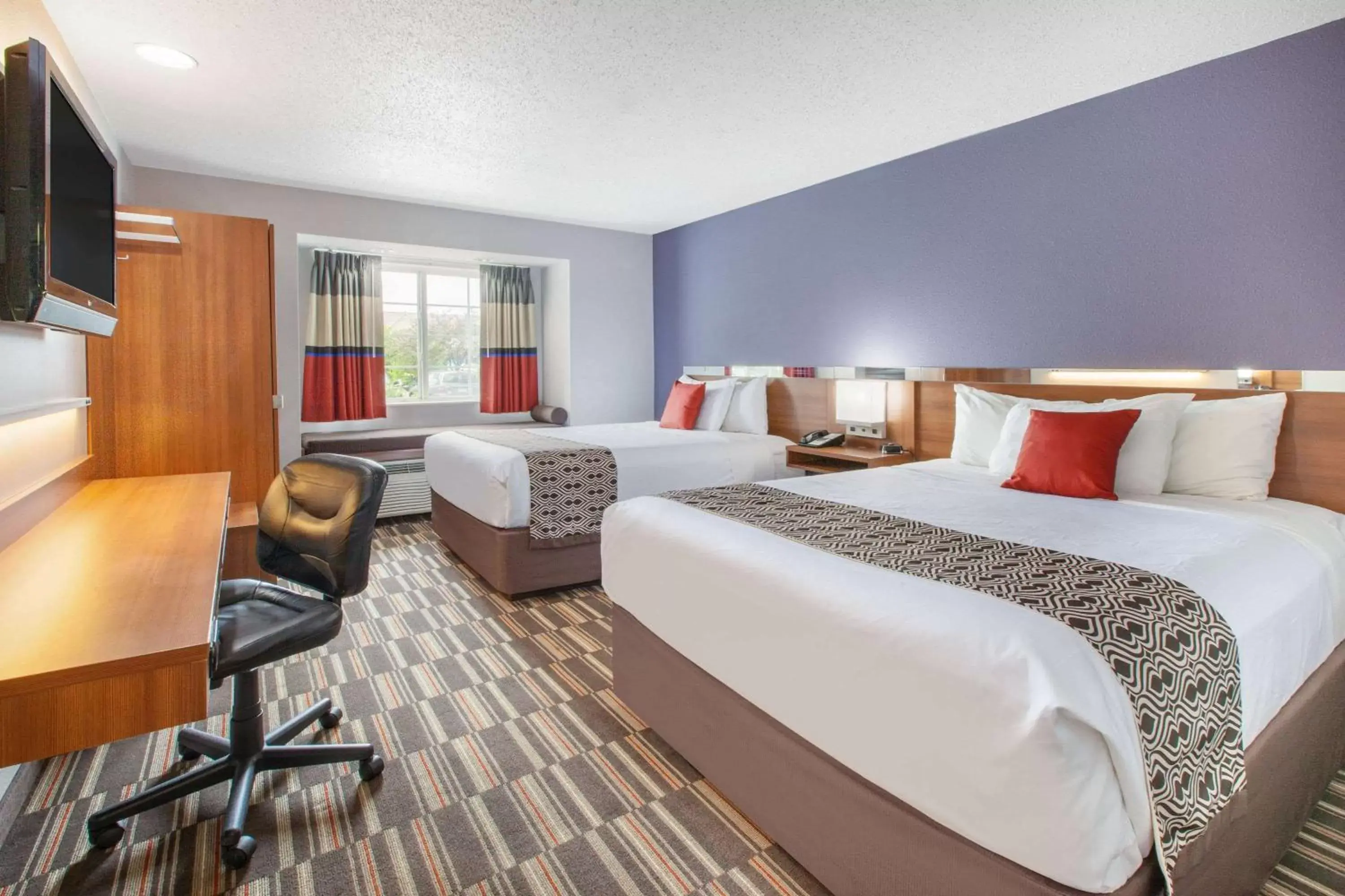 Queen Room with Two Queen Beds - Non-Smoking in Microtel Inn & Suites by Wyndham Pittsburgh Airport Queen Room with Two Queen Beds - Non-Smoking in Microtel Inn & Suites by Wyndham Pittsburgh Airport