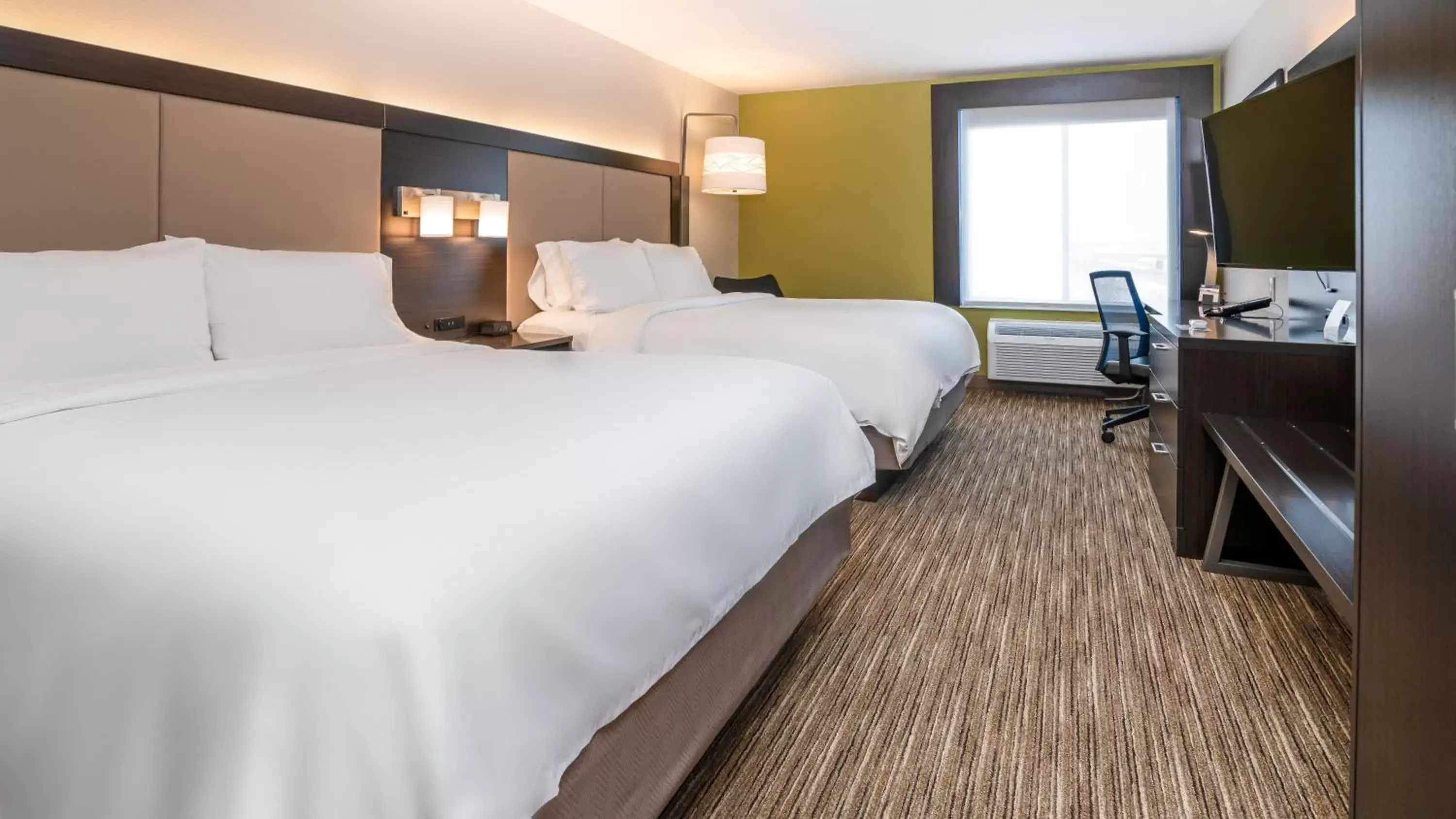 Standard Room with Two Queen Beds in Holiday Inn Express Hotel & Suites Coon Rapids - Blaine Area by IHG Standard Room with Two Queen Beds in Holiday Inn Express Hotel & Suites Coon Rapids - Blaine Area by IHG