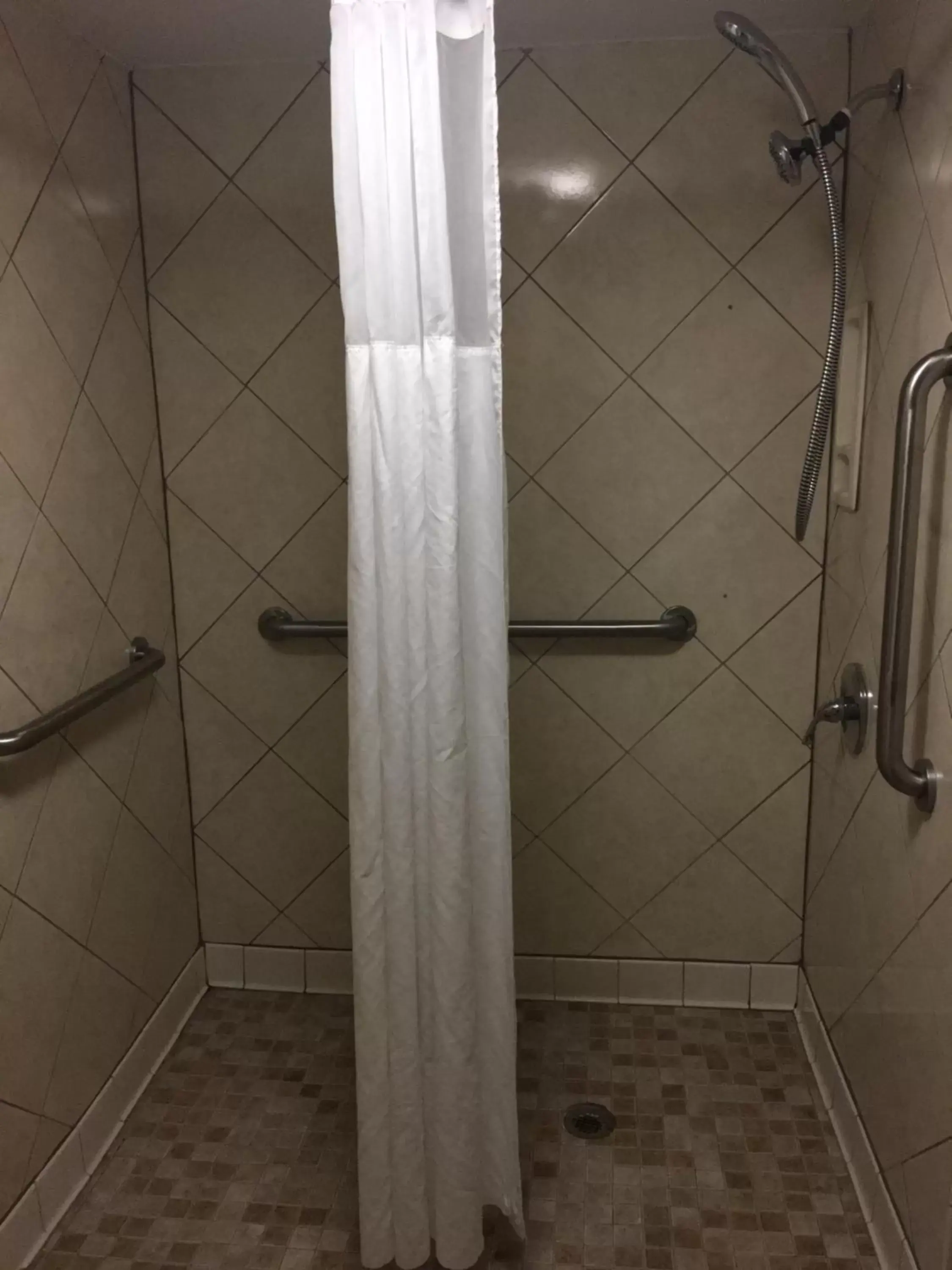 King Room - Disability Access/Non-Smoking in Quality Inn & Suites Clarksville King Room - Disability Access/Non-Smoking in Quality Inn & Suites Clarksville