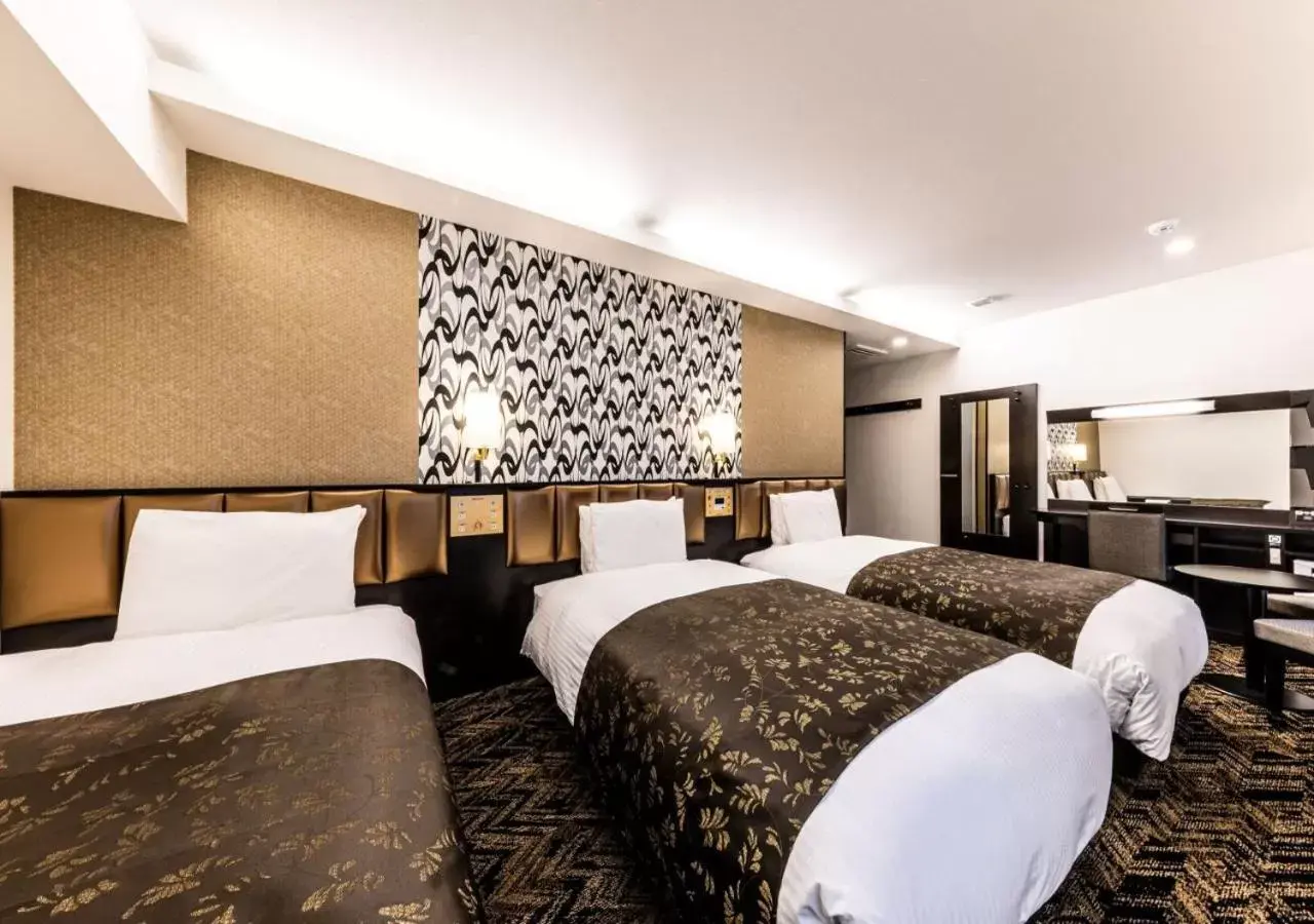 Triple Room - Non-Smoking in APA Hotel & Resort Osaka Umeda Eki Tower Triple Room - Non-Smoking in APA Hotel & Resort Osaka Umeda Eki Tower