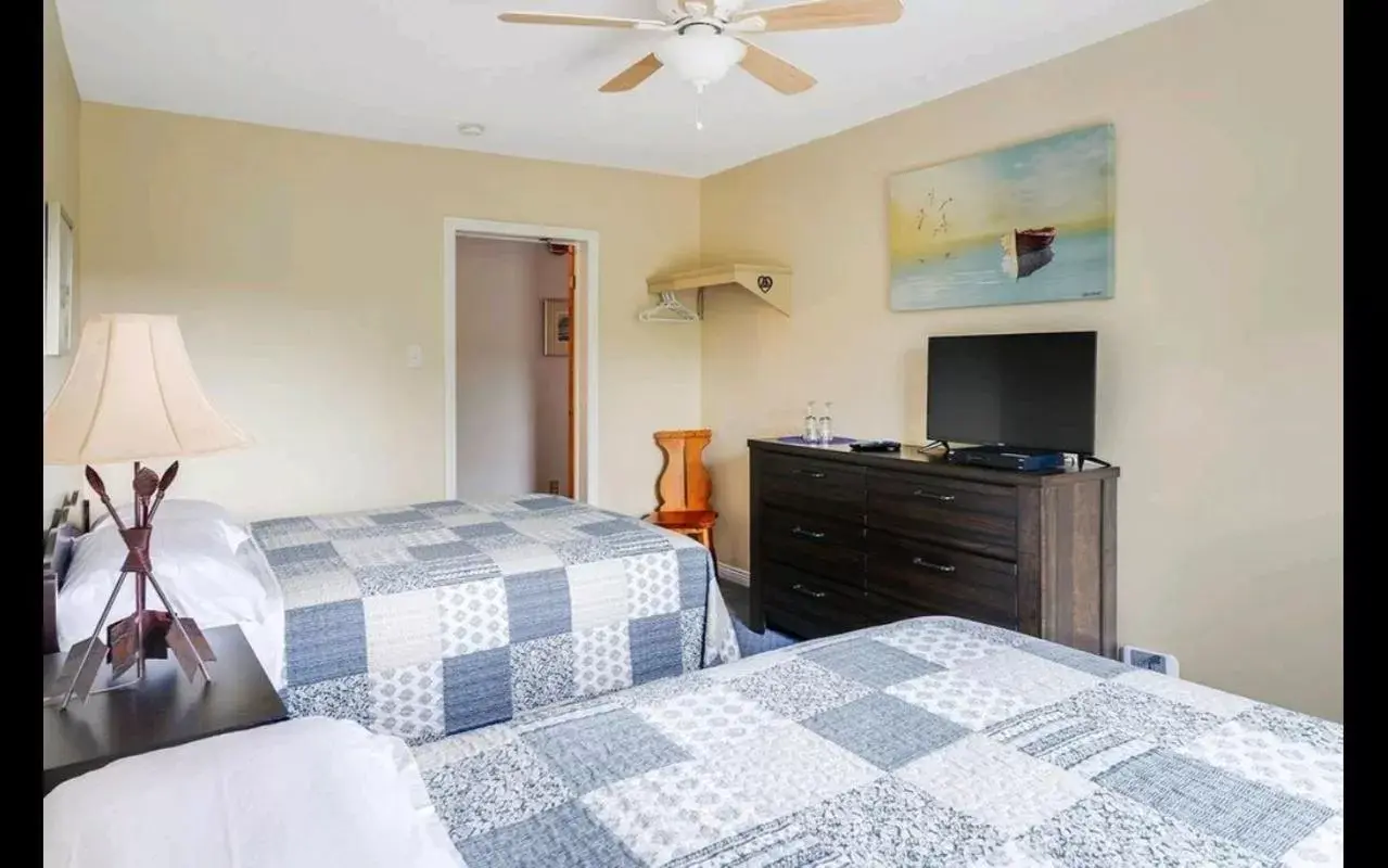 Double Room with Two Double Beds in The Island Inn Double Room with Two Double Beds in The Island Inn