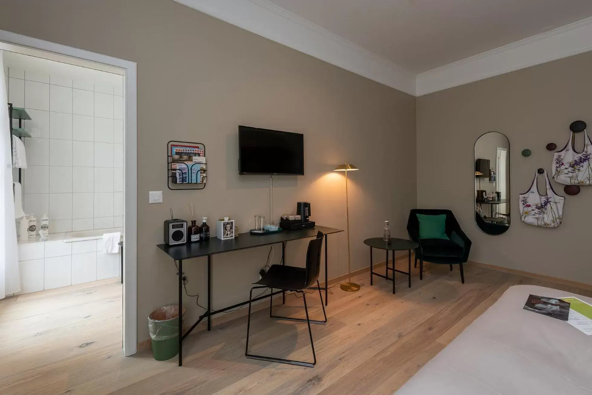 Standard Single Room - single occupancy in Hotel Schweizerhof Lenzerheide Standard Single Room - single occupancy in Hotel Schweizerhof Lenzerheide