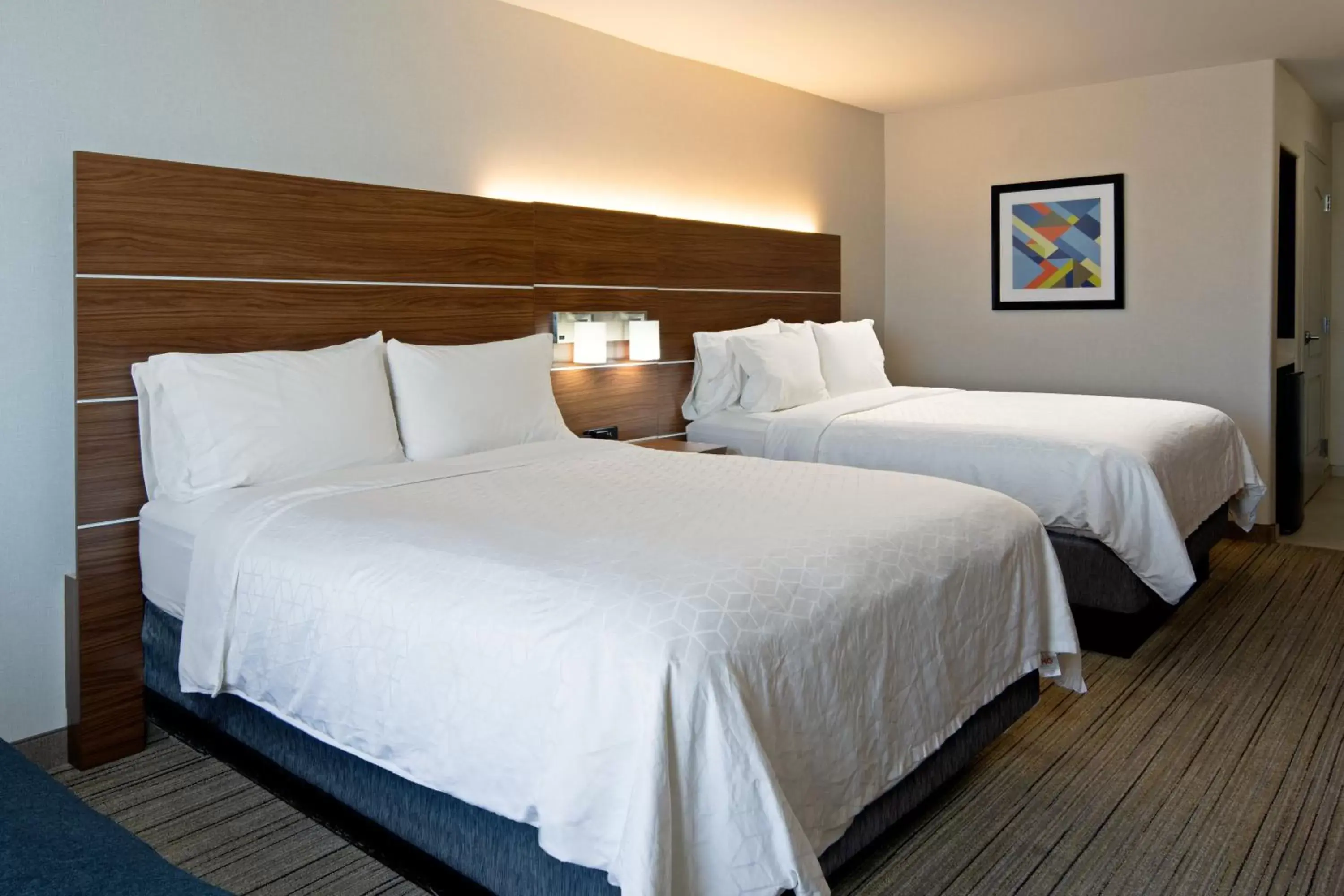 Standard Room with Two Queen Beds in Holiday Inn Express Fresno South by IHG Standard Room with Two Queen Beds in Holiday Inn Express Fresno South by IHG