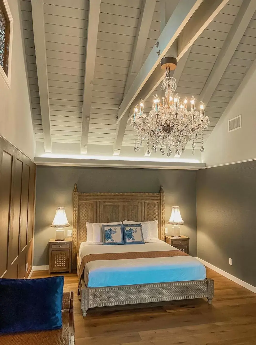 Deluxe King Suite in Bann at Oak Knoll Napa Deluxe King Suite in Bann at Oak Knoll Napa