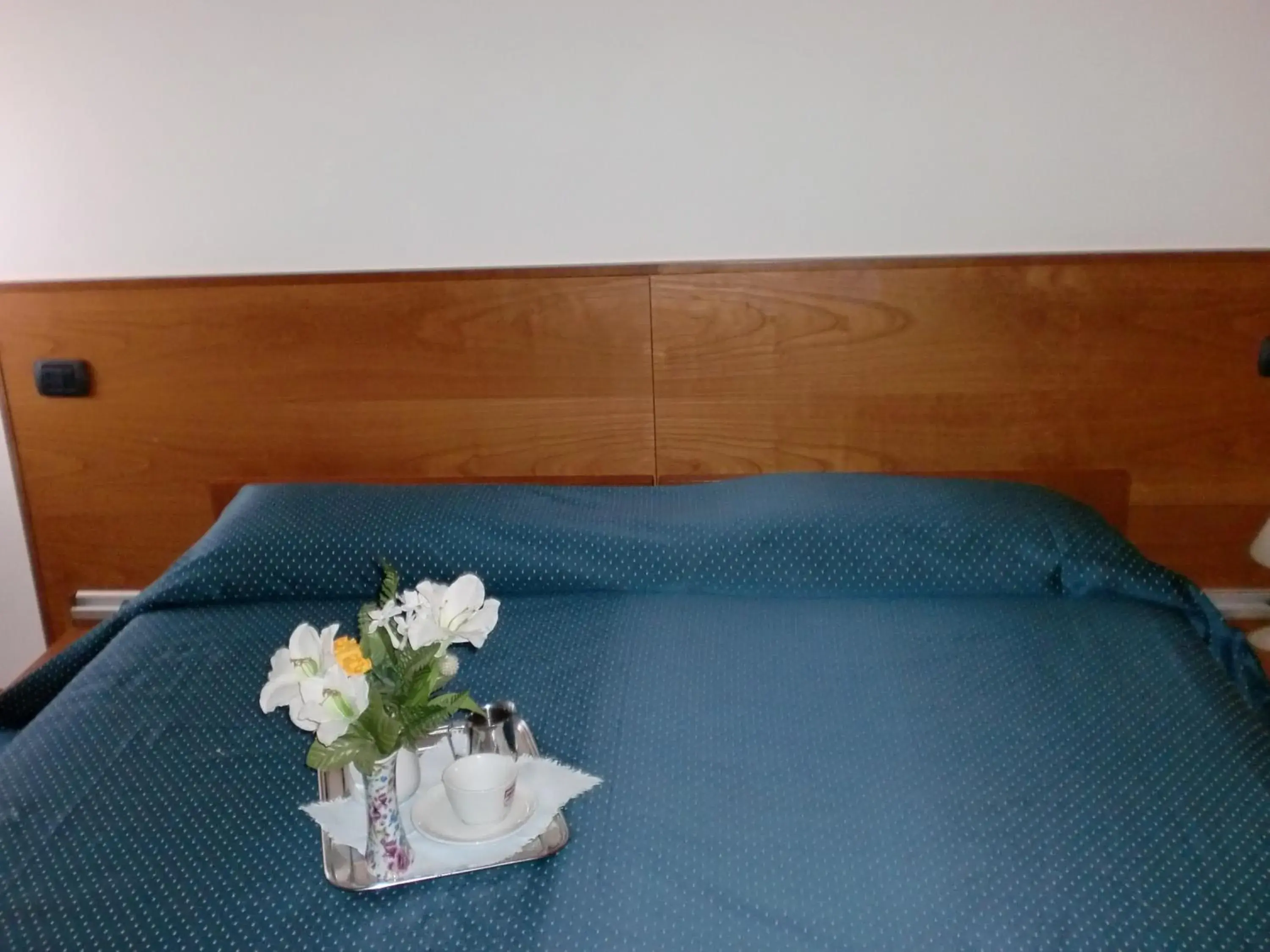 Double Room in Rometta Hotel Double Room in Rometta Hotel