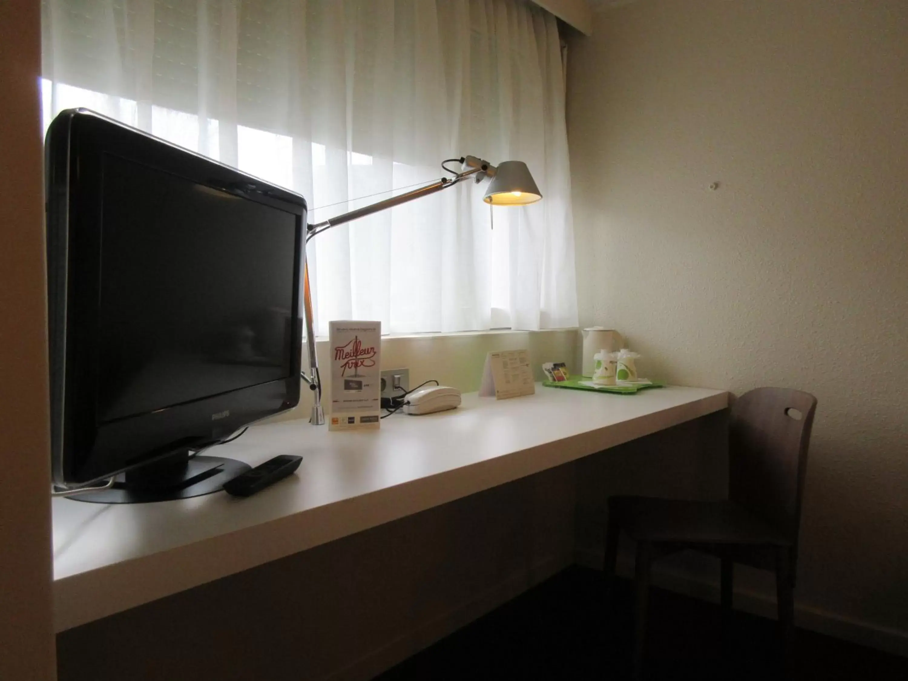 Next Generation Double Room in Campanile Bayeux Next Generation Double Room in Campanile Bayeux