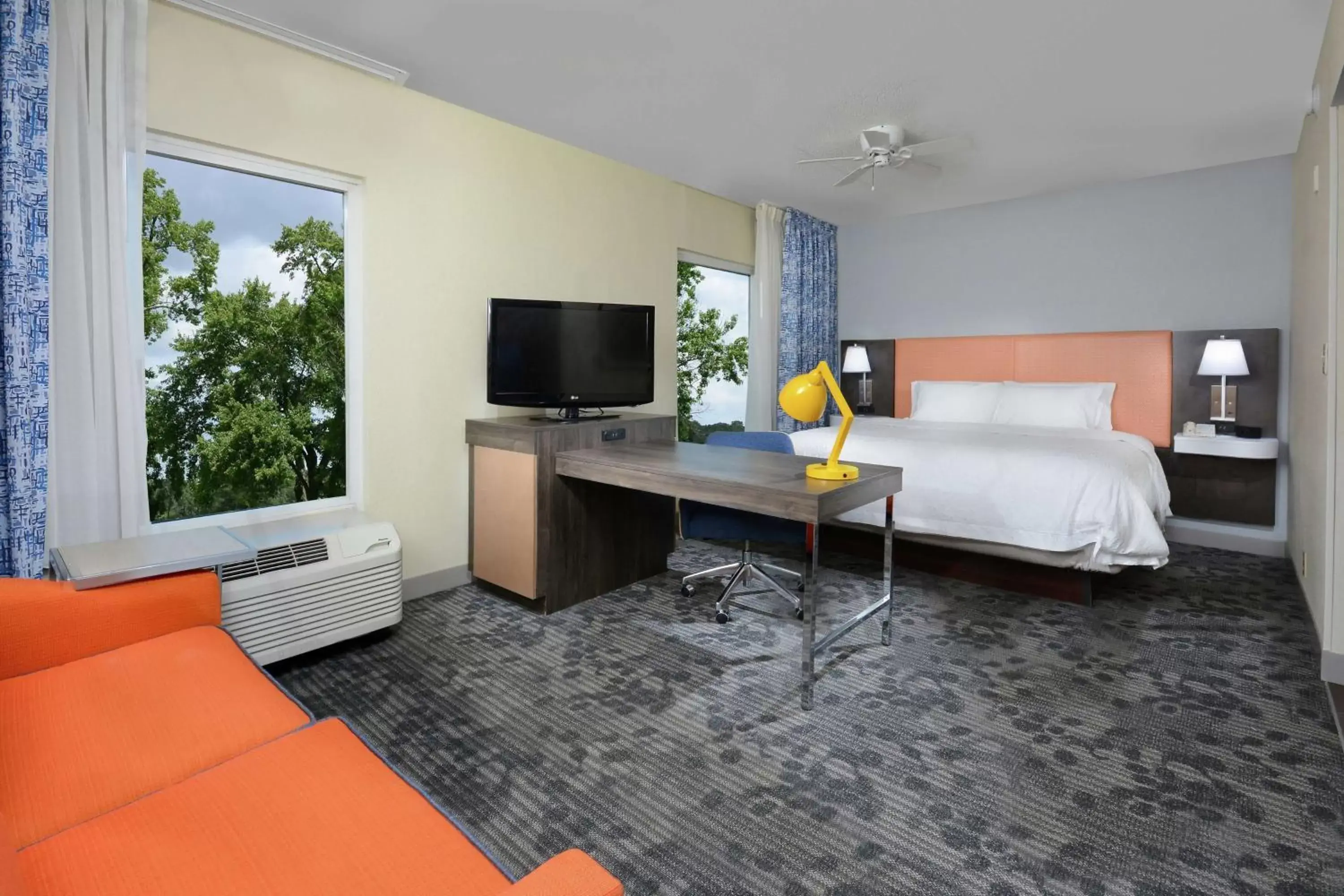 King Suite - Non-Smoking in Hampton Inn & Suites Clinton King Suite - Non-Smoking in Hampton Inn & Suites Clinton