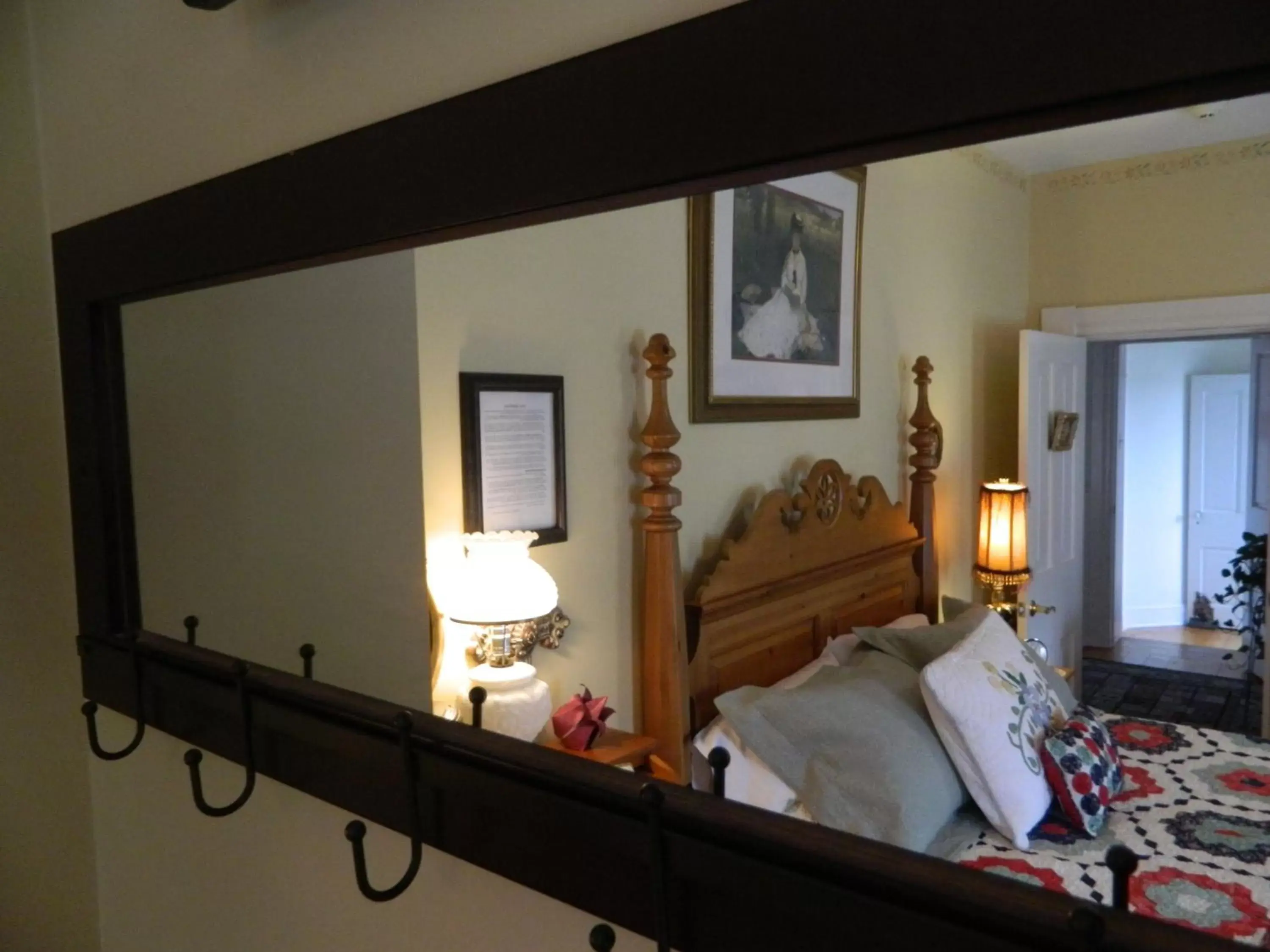 Standard Queen Room in EJ Bowman House Bed & Breakfast Standard Queen Room in EJ Bowman House Bed & Breakfast