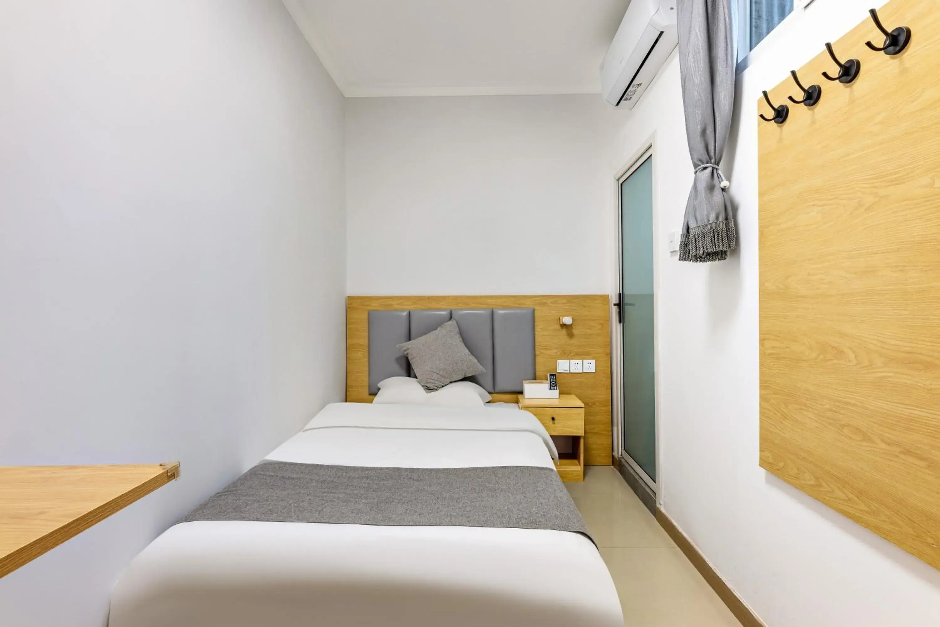 Single Room - single occupancy in Happy Dragon.Backpackers Hostel Single Room - single occupancy in Happy Dragon.Backpackers Hostel