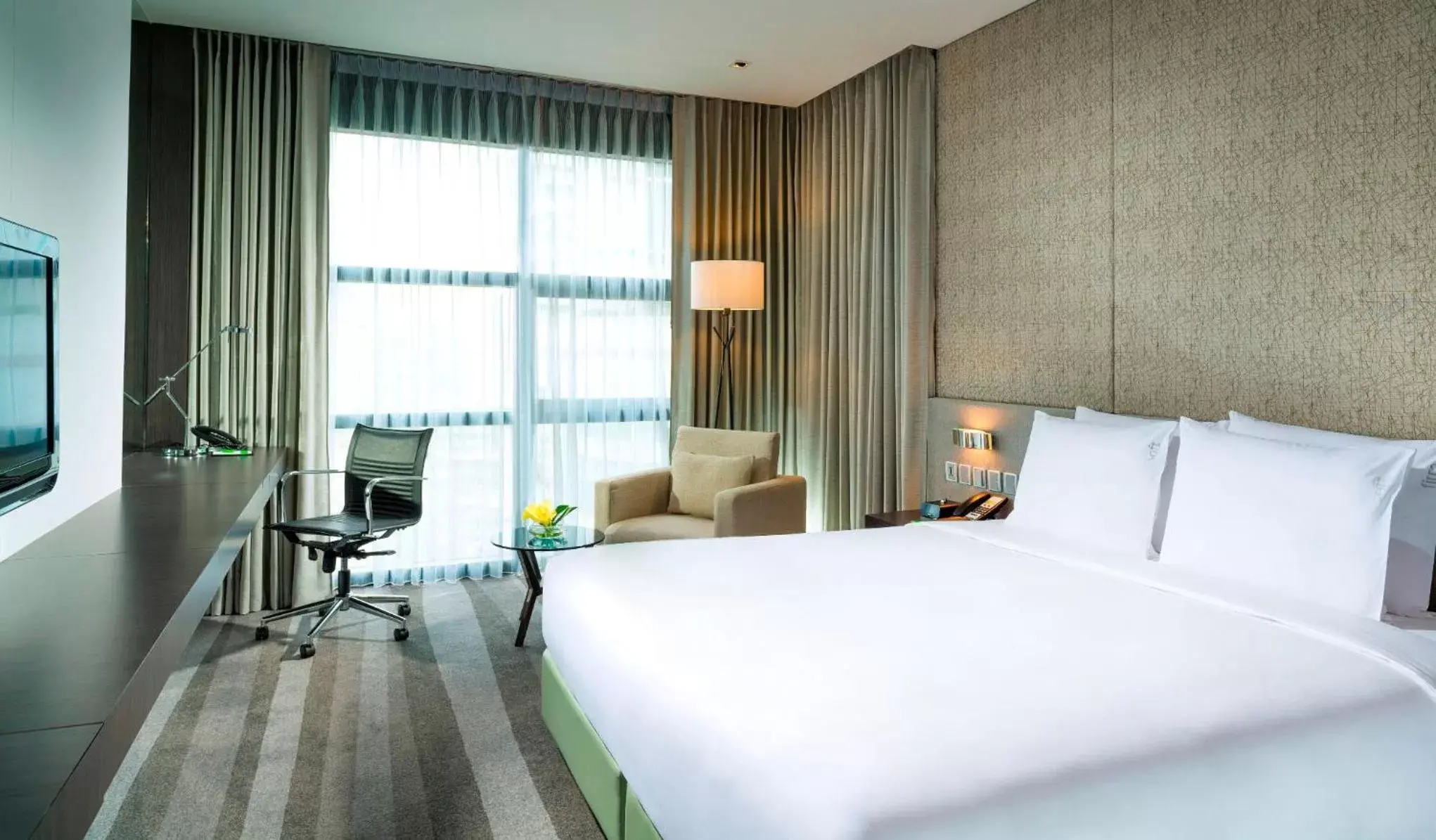 Standard Room in Holiday Inn Bangkok Sukhumvit by IHG Standard Room in Holiday Inn Bangkok Sukhumvit by IHG