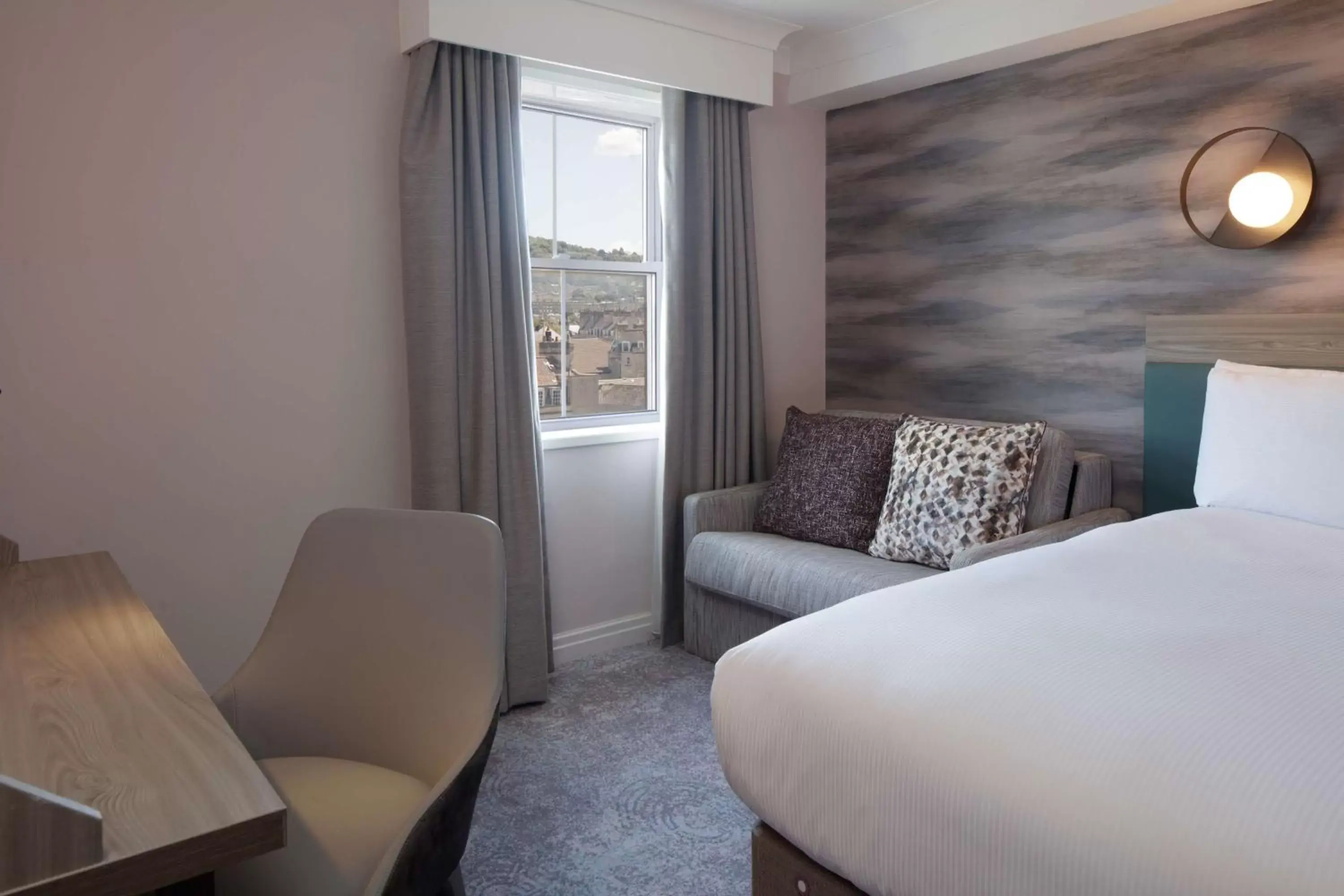 Superior Twin Room with Sofa Bed in DoubleTree by Hilton Bath Superior Twin Room with Sofa Bed in DoubleTree by Hilton Bath